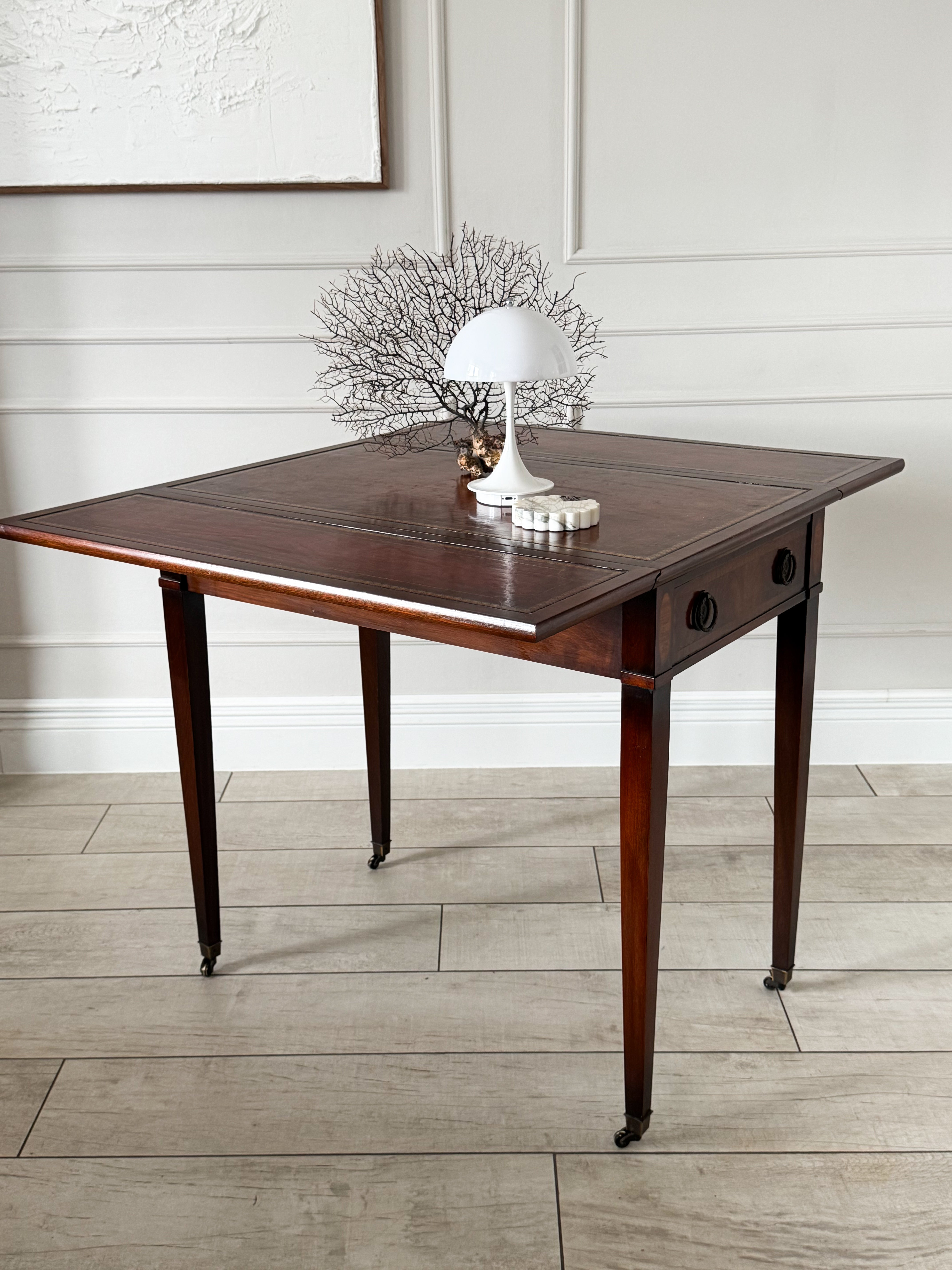 ANTIQUE ENGLISH PEMBROKE TABLE WITH FOLDING TOP