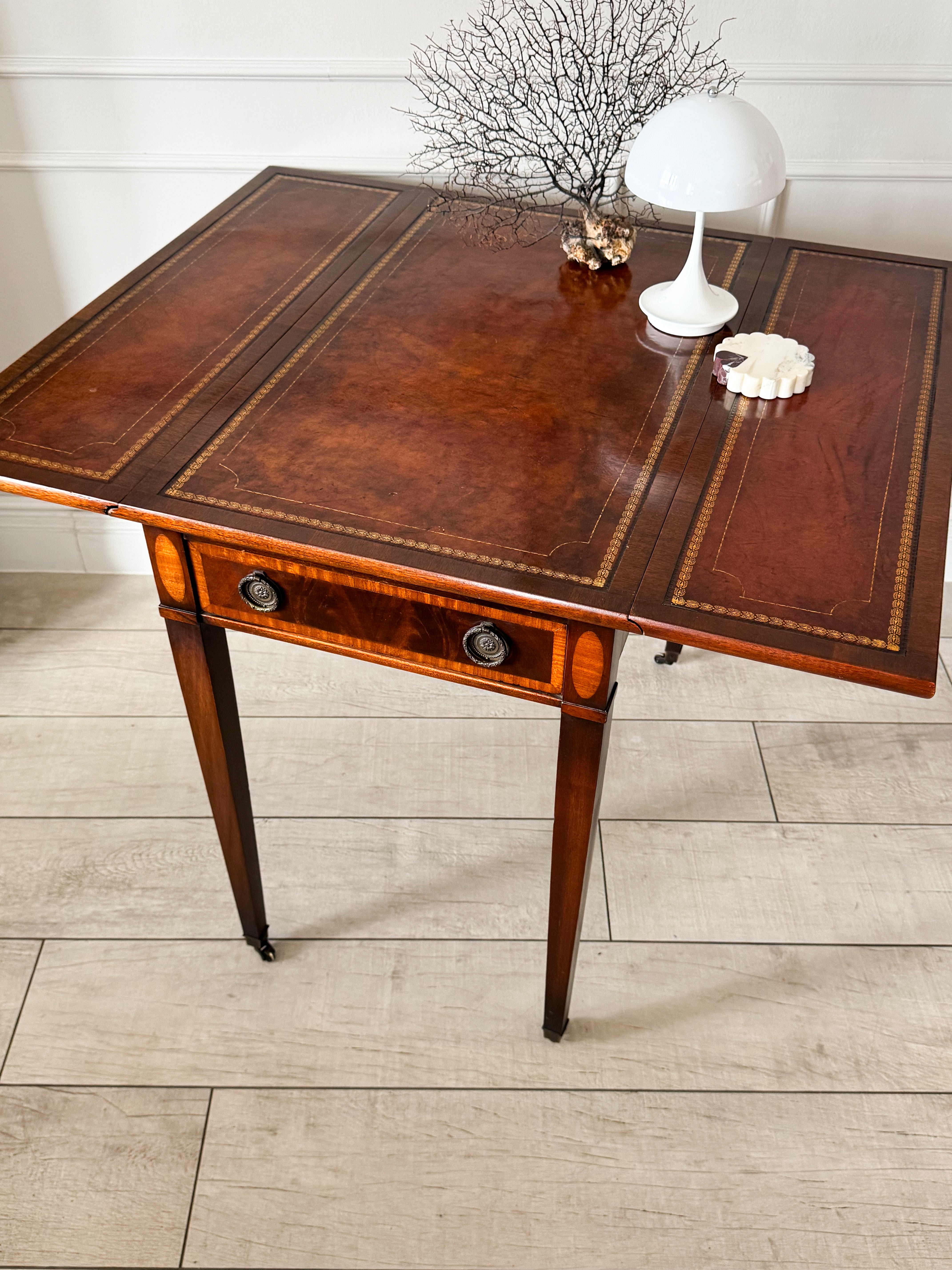 ANTIQUE ENGLISH PEMBROKE TABLE WITH FOLDING TOP