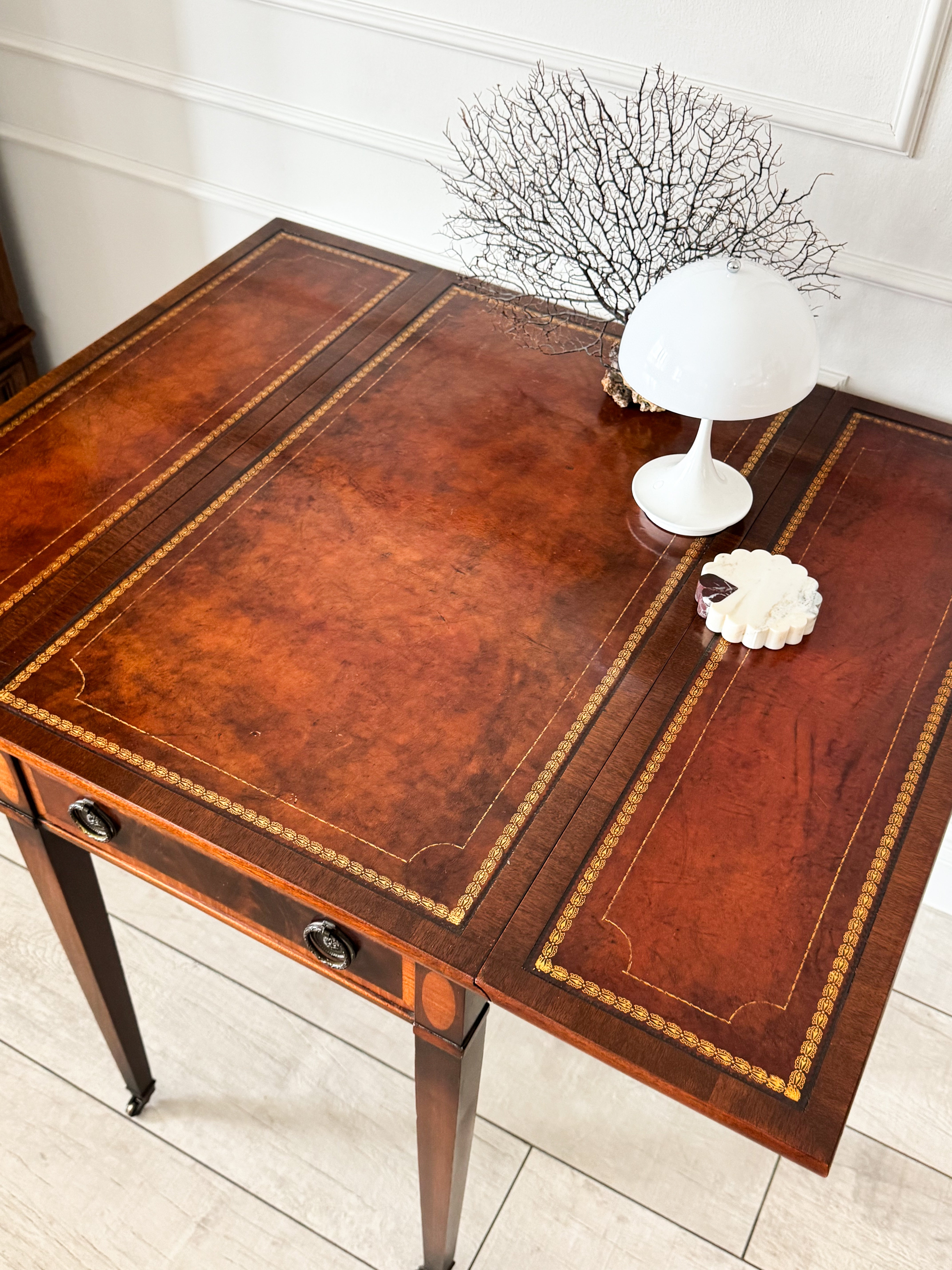 ANTIQUE ENGLISH PEMBROKE TABLE WITH FOLDING TOP