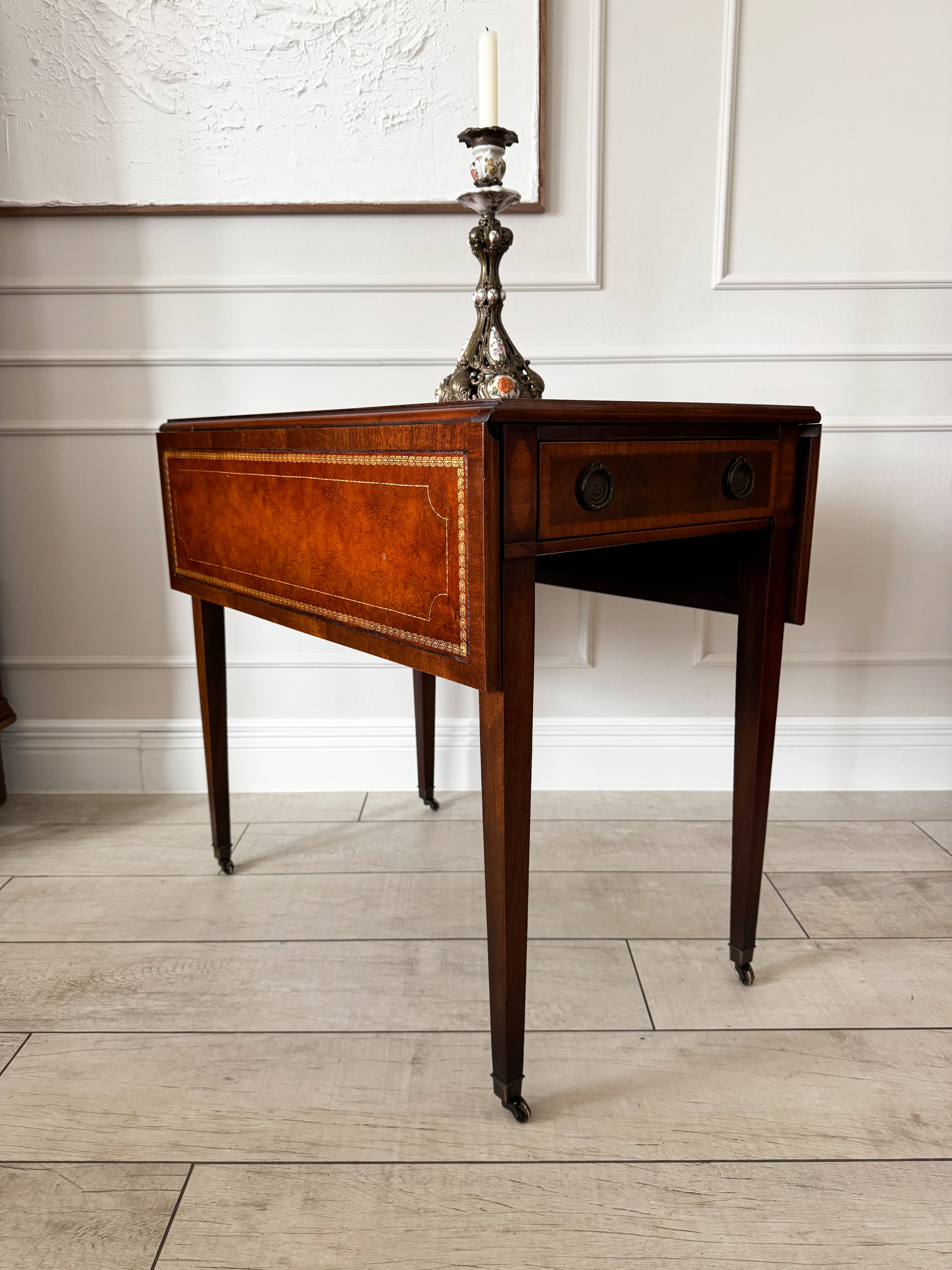 ANTIQUE ENGLISH PEMBROKE TABLE WITH FOLDING TOP