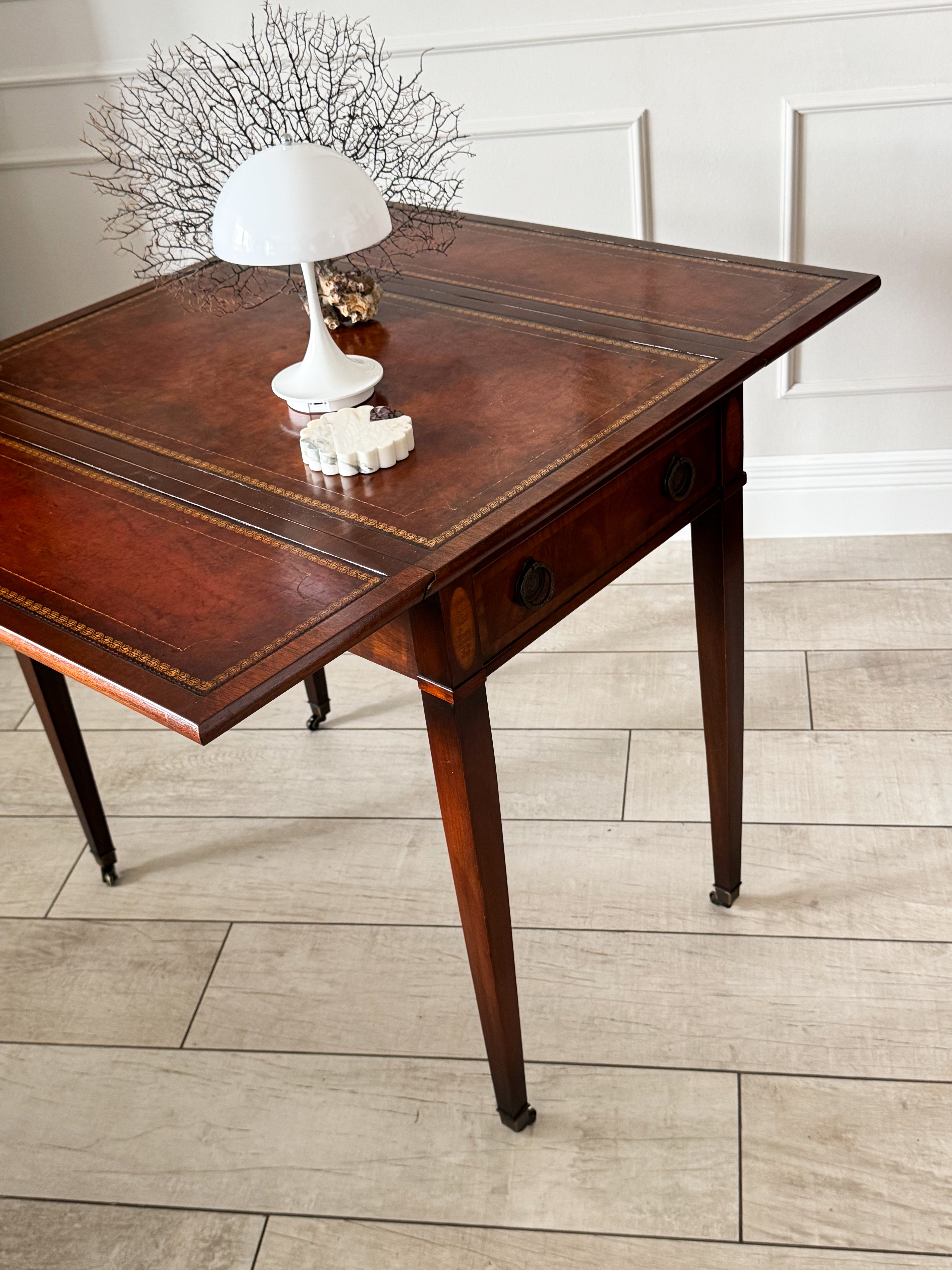 ANTIQUE ENGLISH PEMBROKE TABLE WITH FOLDING TOP