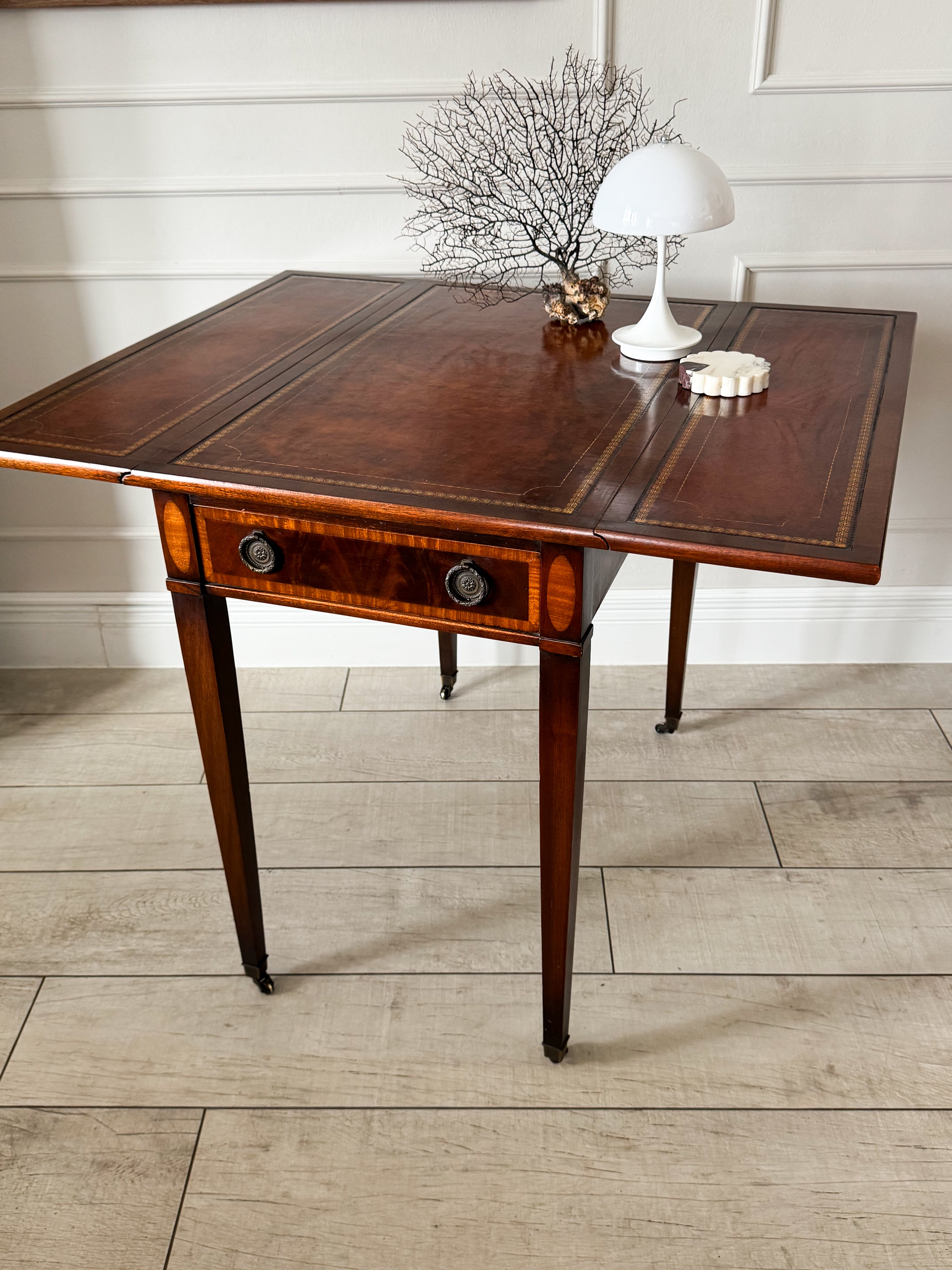 ANTIQUE ENGLISH PEMBROKE TABLE WITH FOLDING TOP
