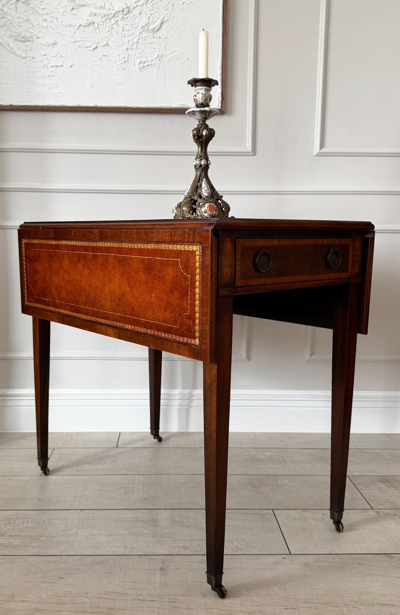 ANTIQUE ENGLISH PEMBROKE TABLE WITH FOLDING TOP