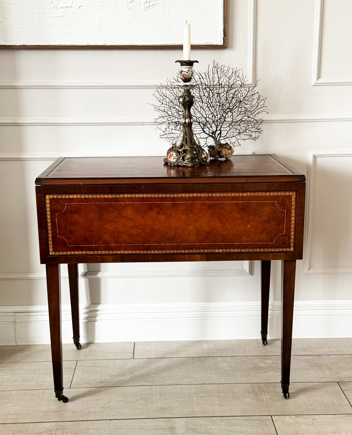 ANTIQUE ENGLISH PEMBROKE TABLE WITH FOLDING TOP