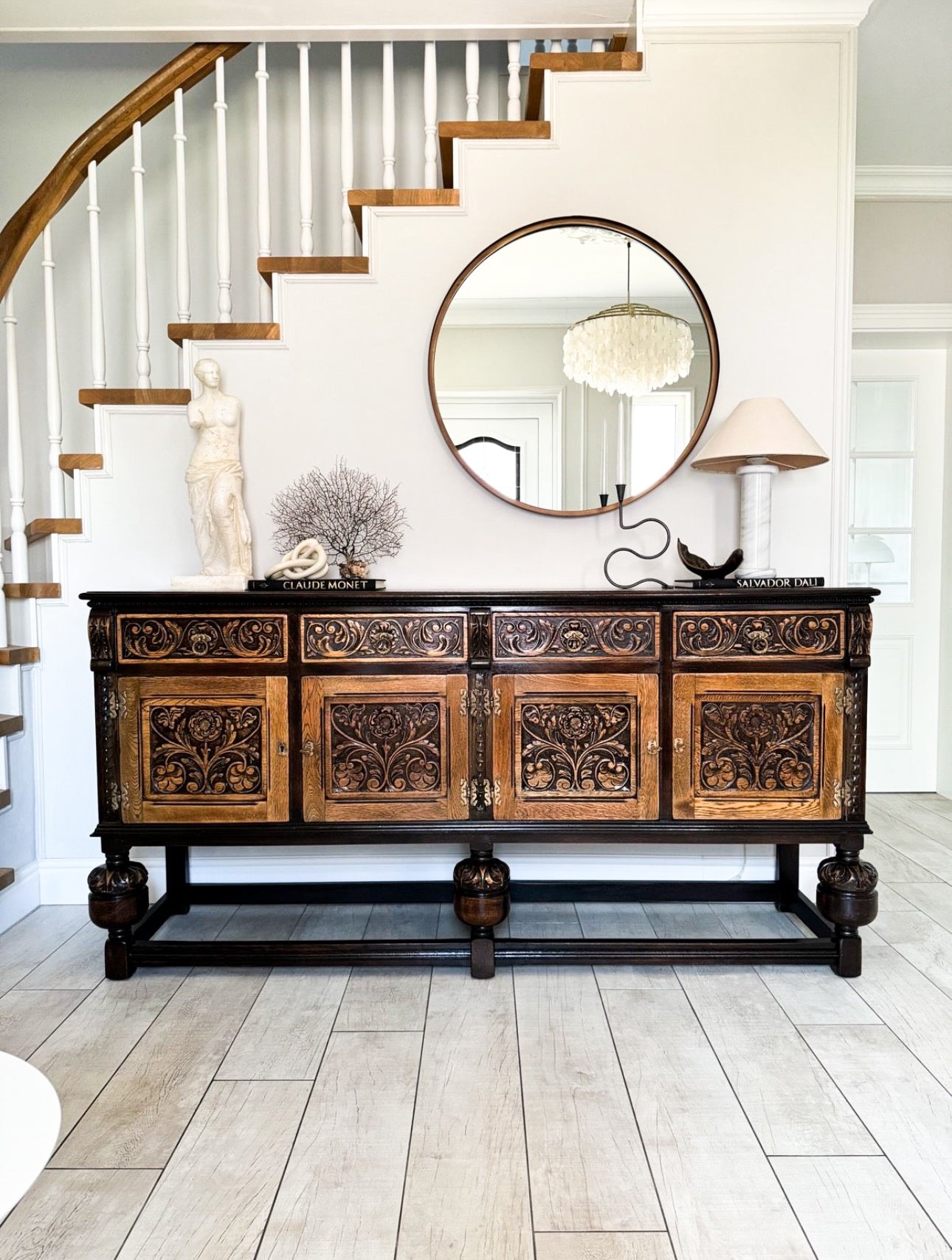 Handgefertigtes Edwardian Sideboard mit kunstvollen Ornamenten Edles