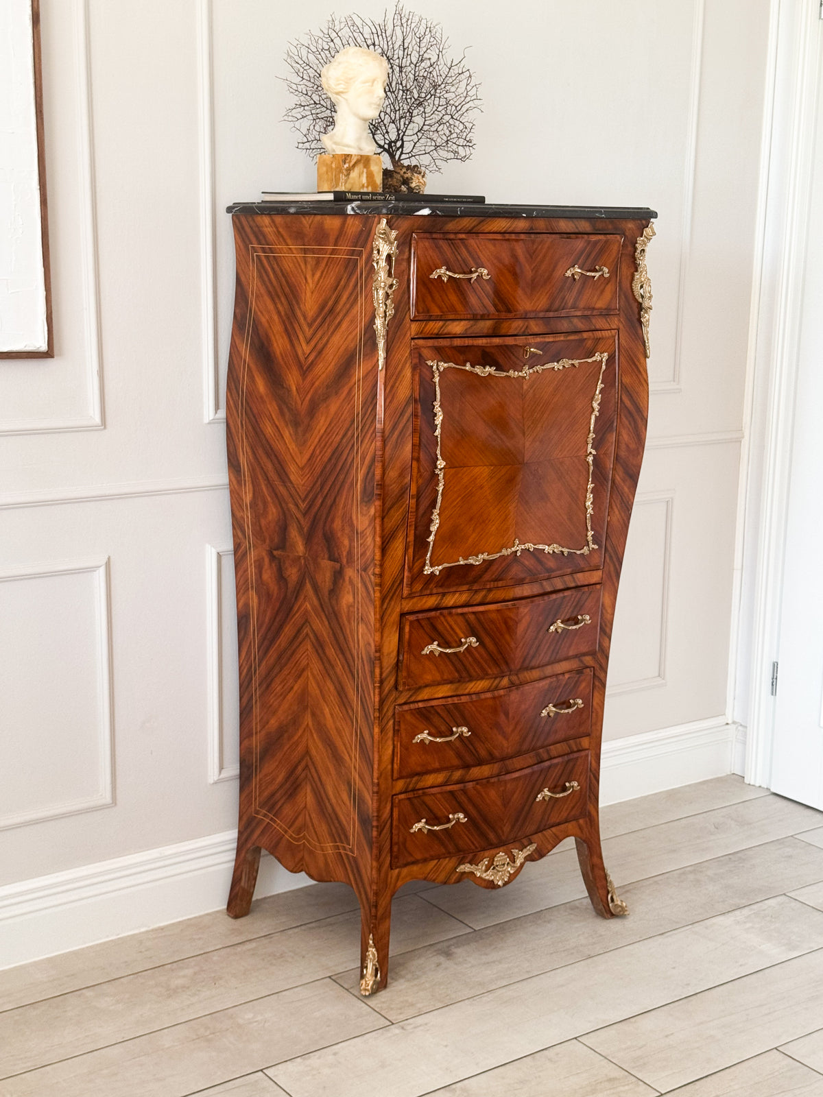 ANTIKER FRANZÖSISCHER DAMENSEKRETÄR LOUIS XV STIL MIT MARMORPLATTE