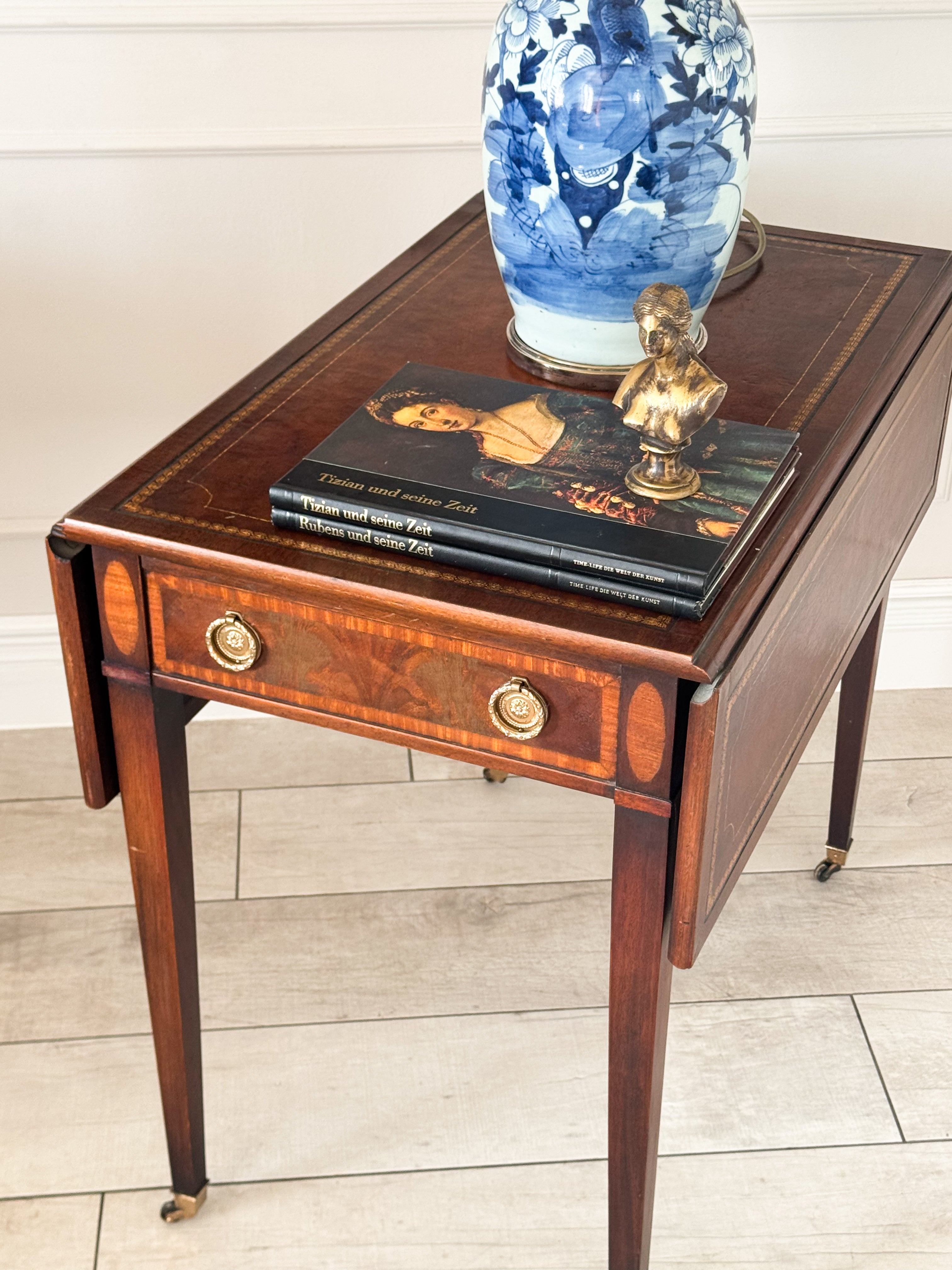 ANTIQUE ENGLISH PEMBROKE TABLE WITH FOLDING TOP