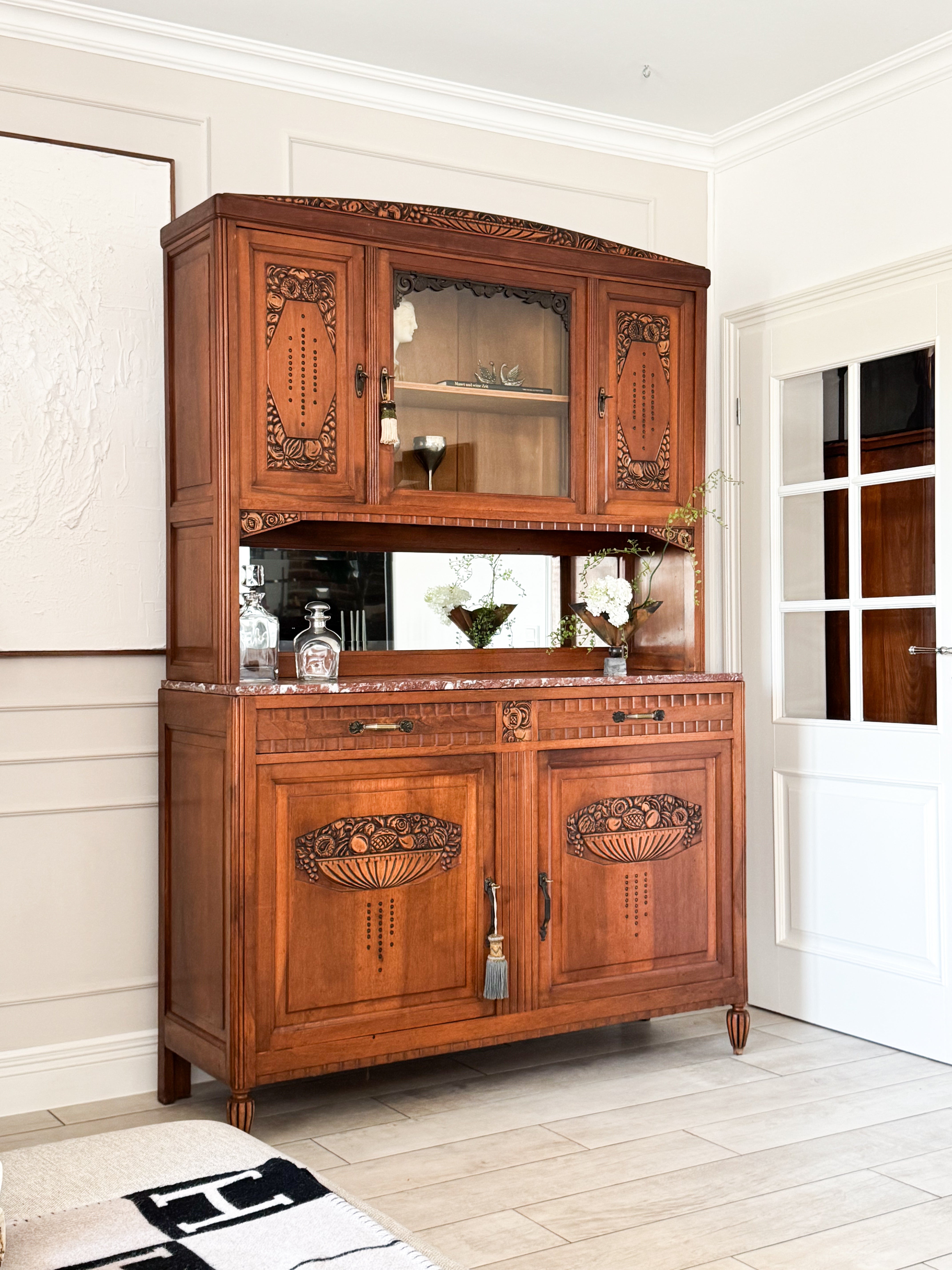 ANTIKER JUGENDSTIL BUFFETSCHRANK MIT MARMORPLATTE