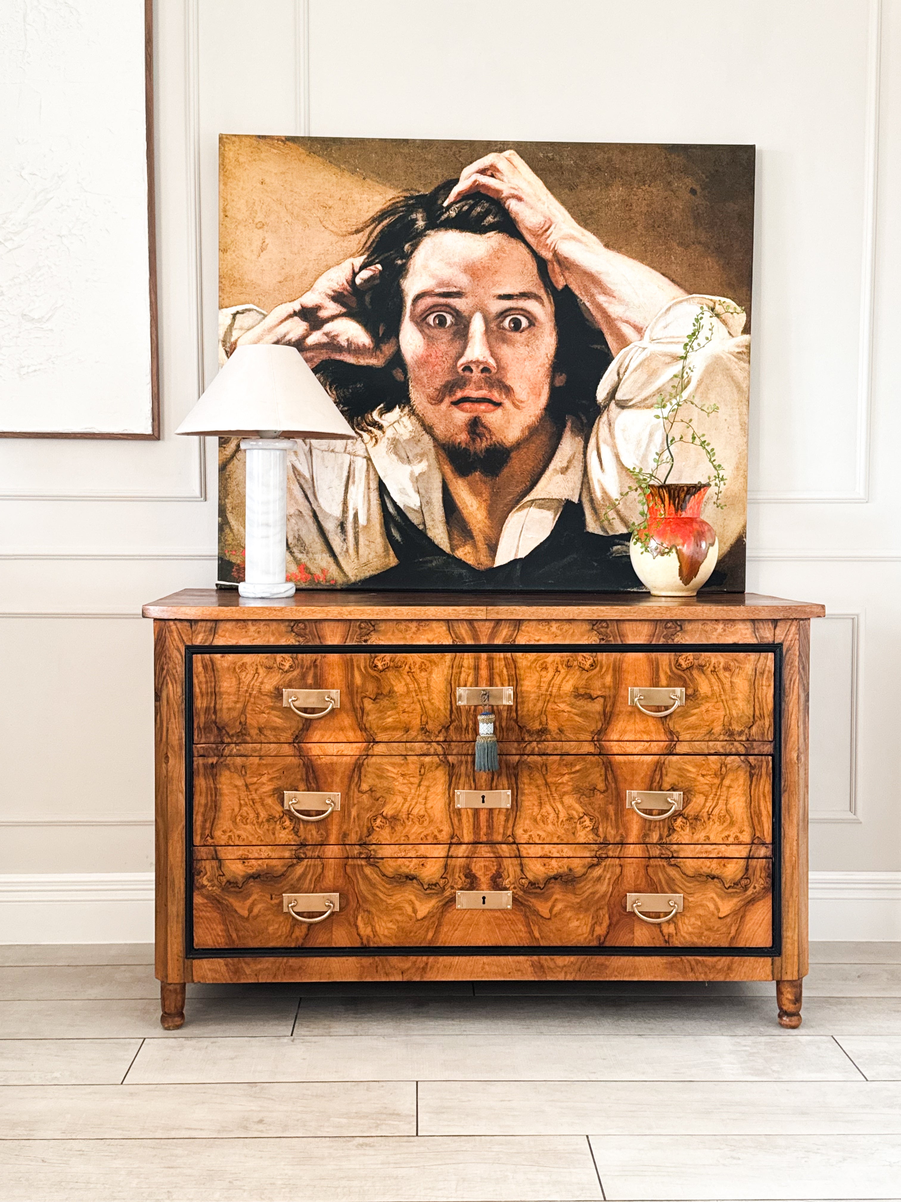 ANTIKE FRANZÖSISCHE KOMMODE AUS NUSSBAUM