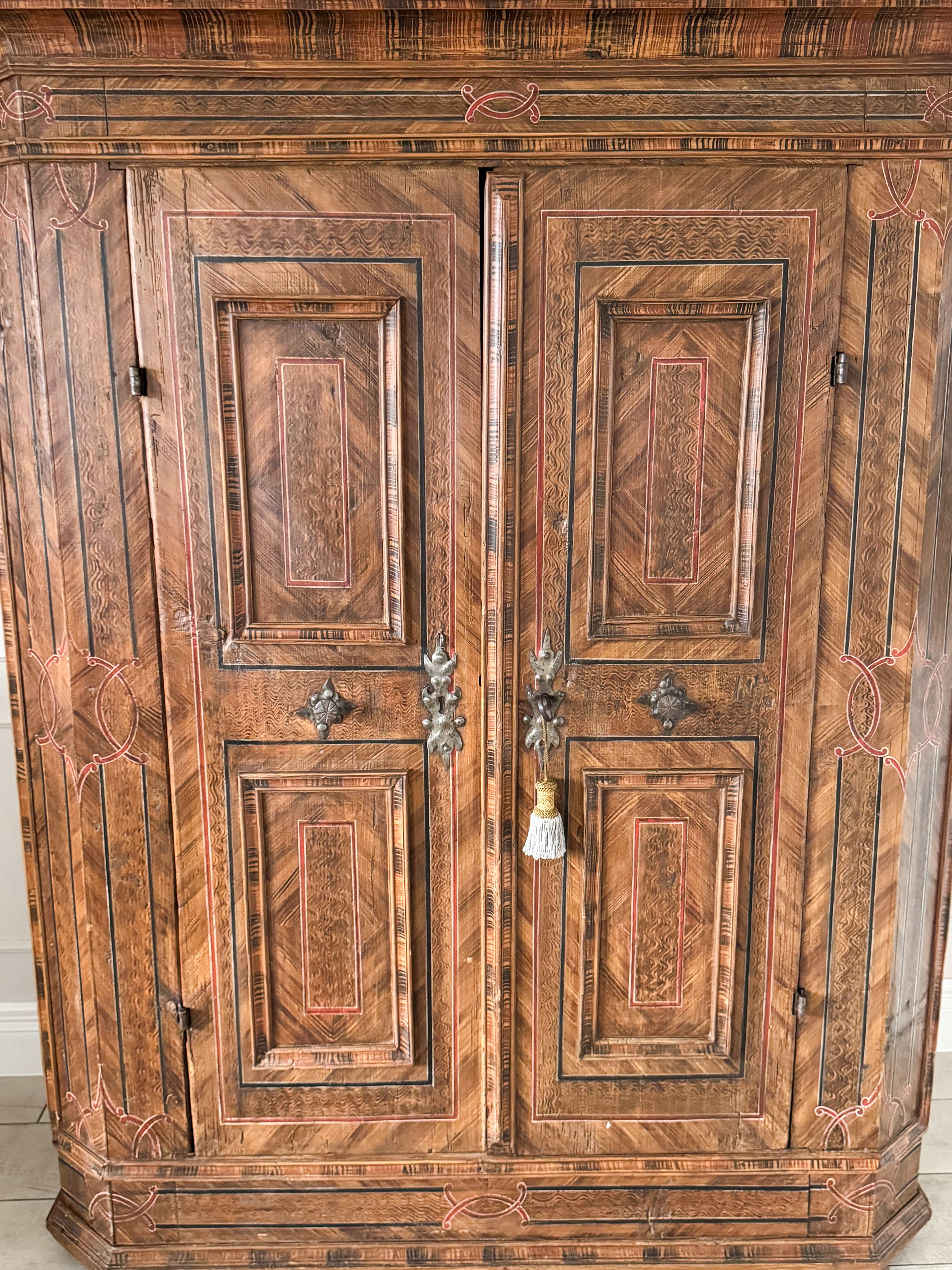 ANTIKER BAUERNSCHRANK AUS DER BAROCKZEIT HANDBEMALT 1780