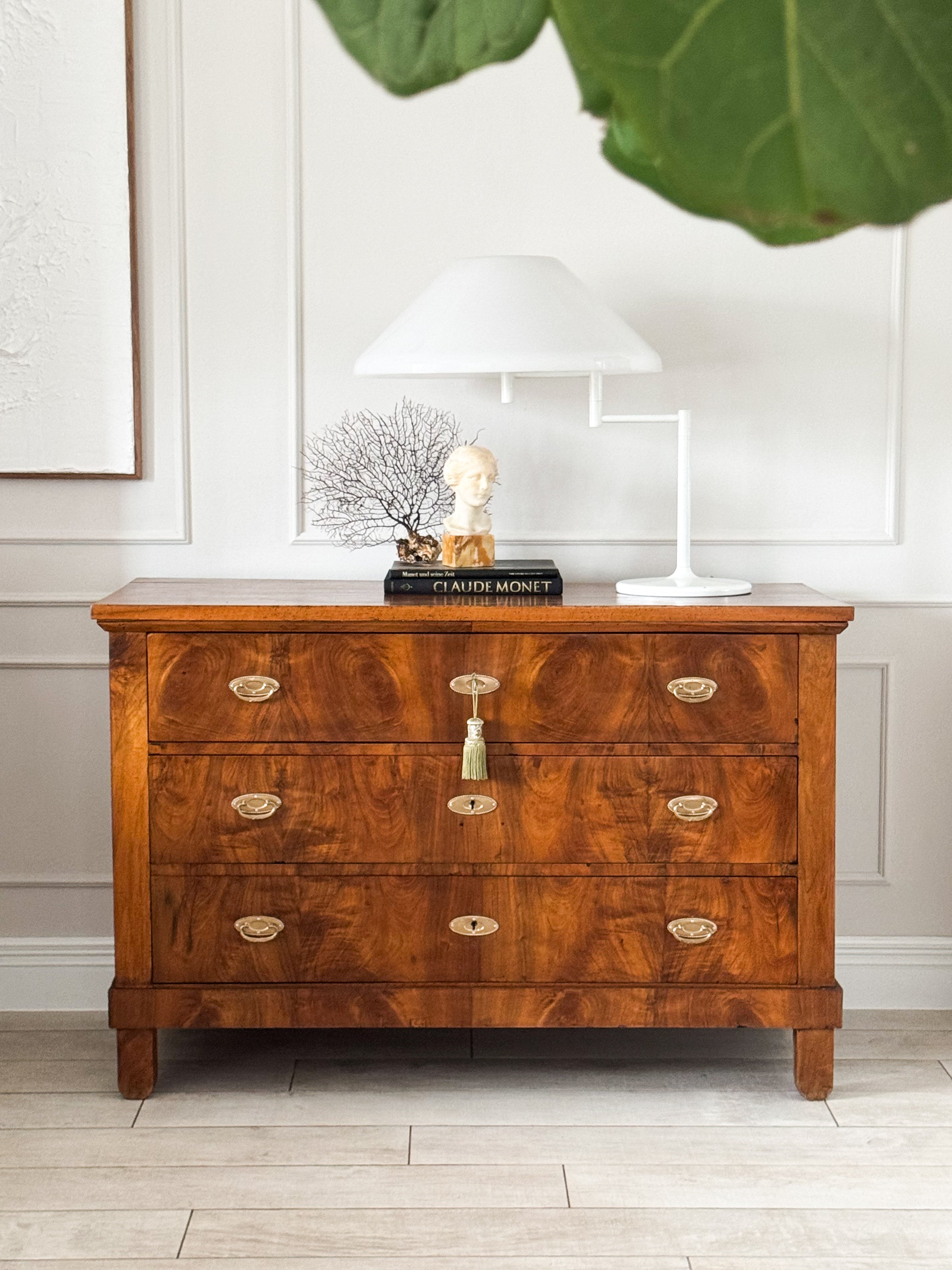 ANTIQUE EARLY BIEDERMEIER CHEST OF DRAWERS MADE OF WALNUT