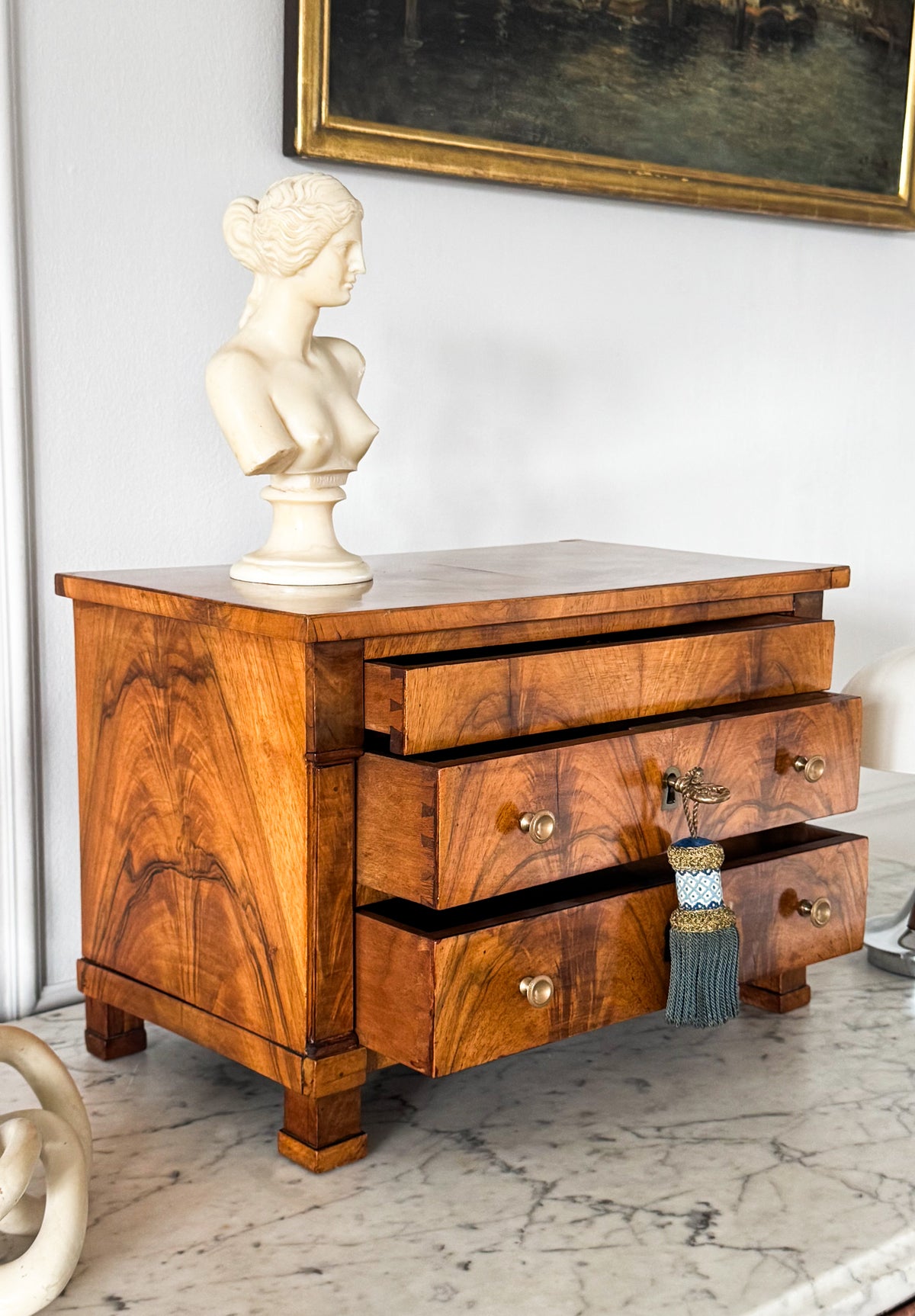ANTIKE BIEDERMEIER MODELLKOMMODE MINIATURKOMMODE Schmuckstück