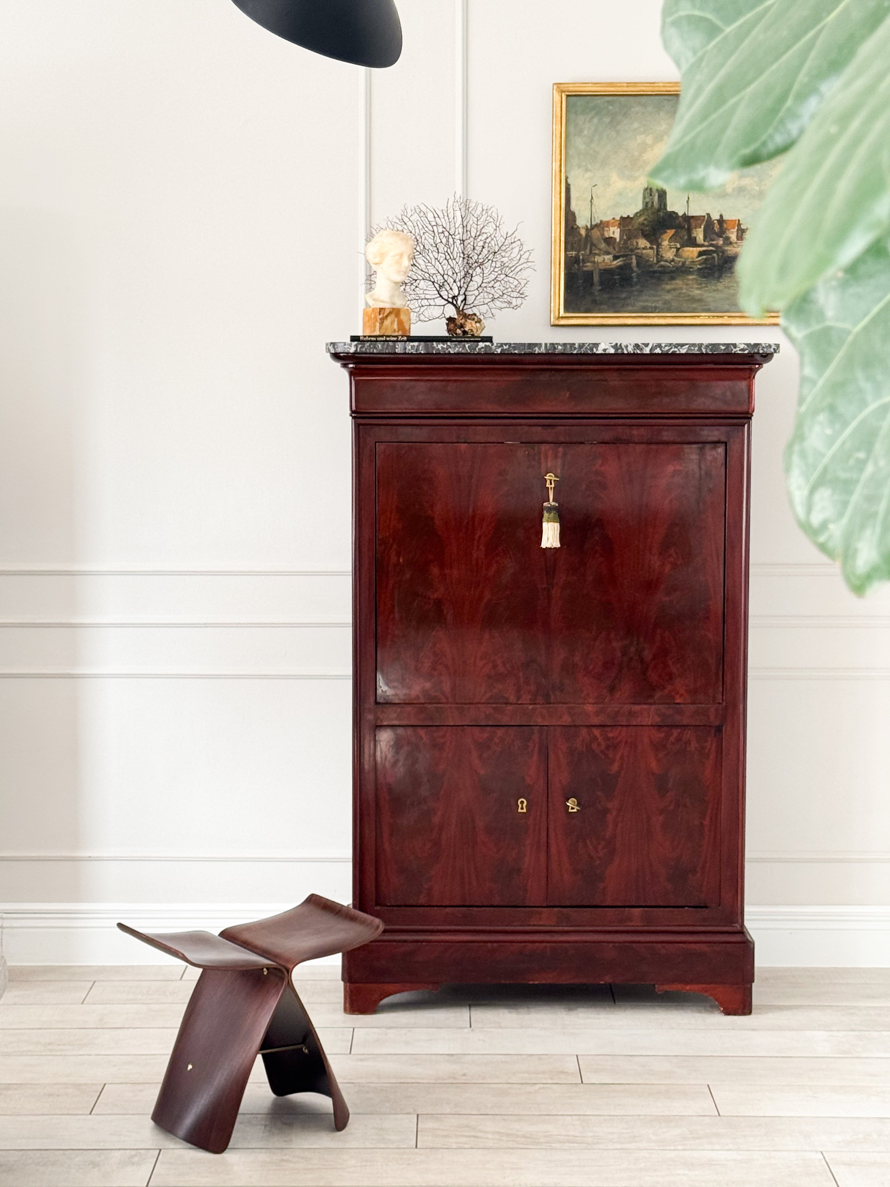 ANTIKER BIEDERMEIER SEKRETÄR AUS MAHAGONIHOLZ MIT MARMORPLATTE