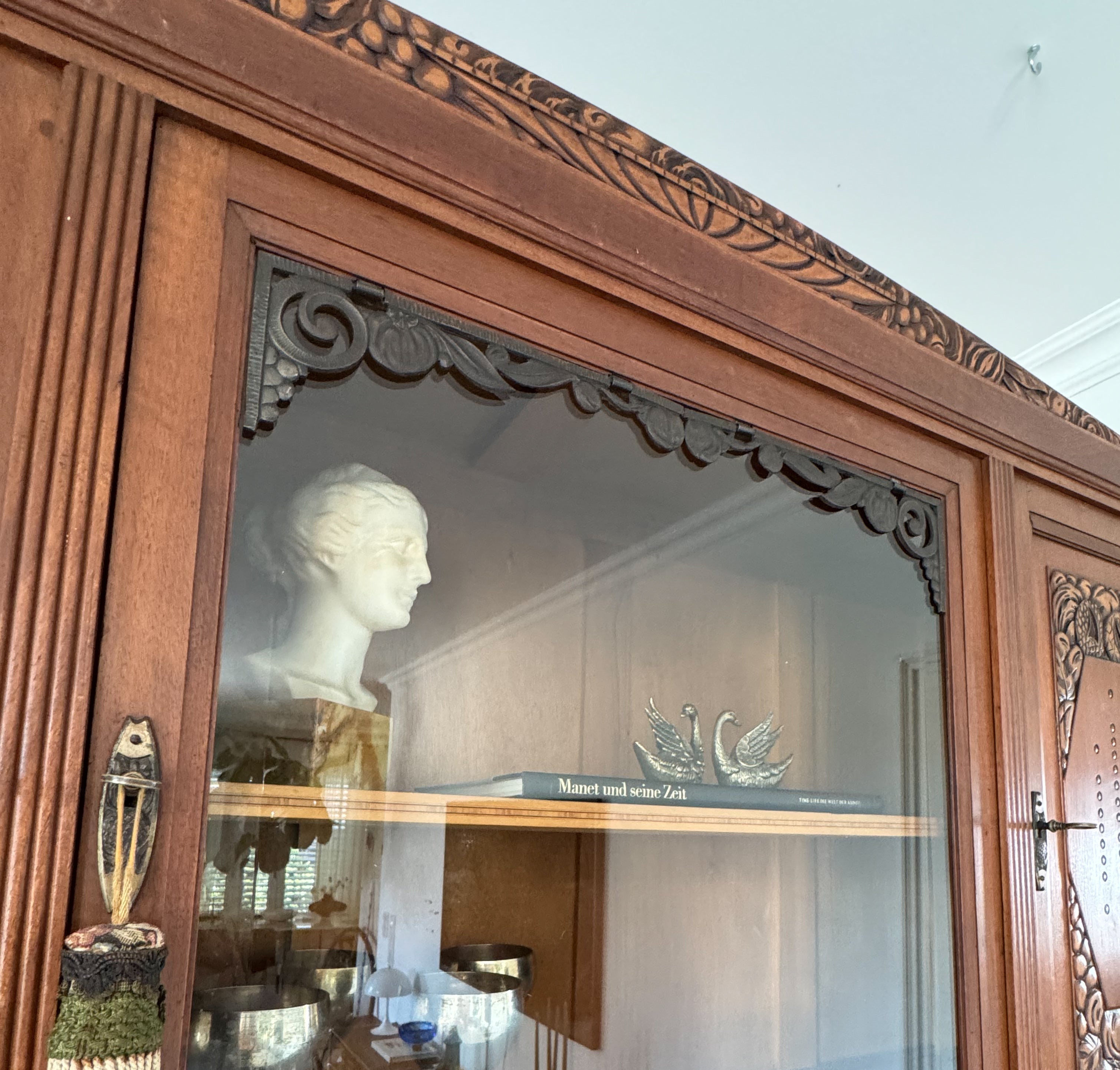 ANTIKER JUGENDSTIL BUFFETSCHRANK MIT MARMORPLATTE