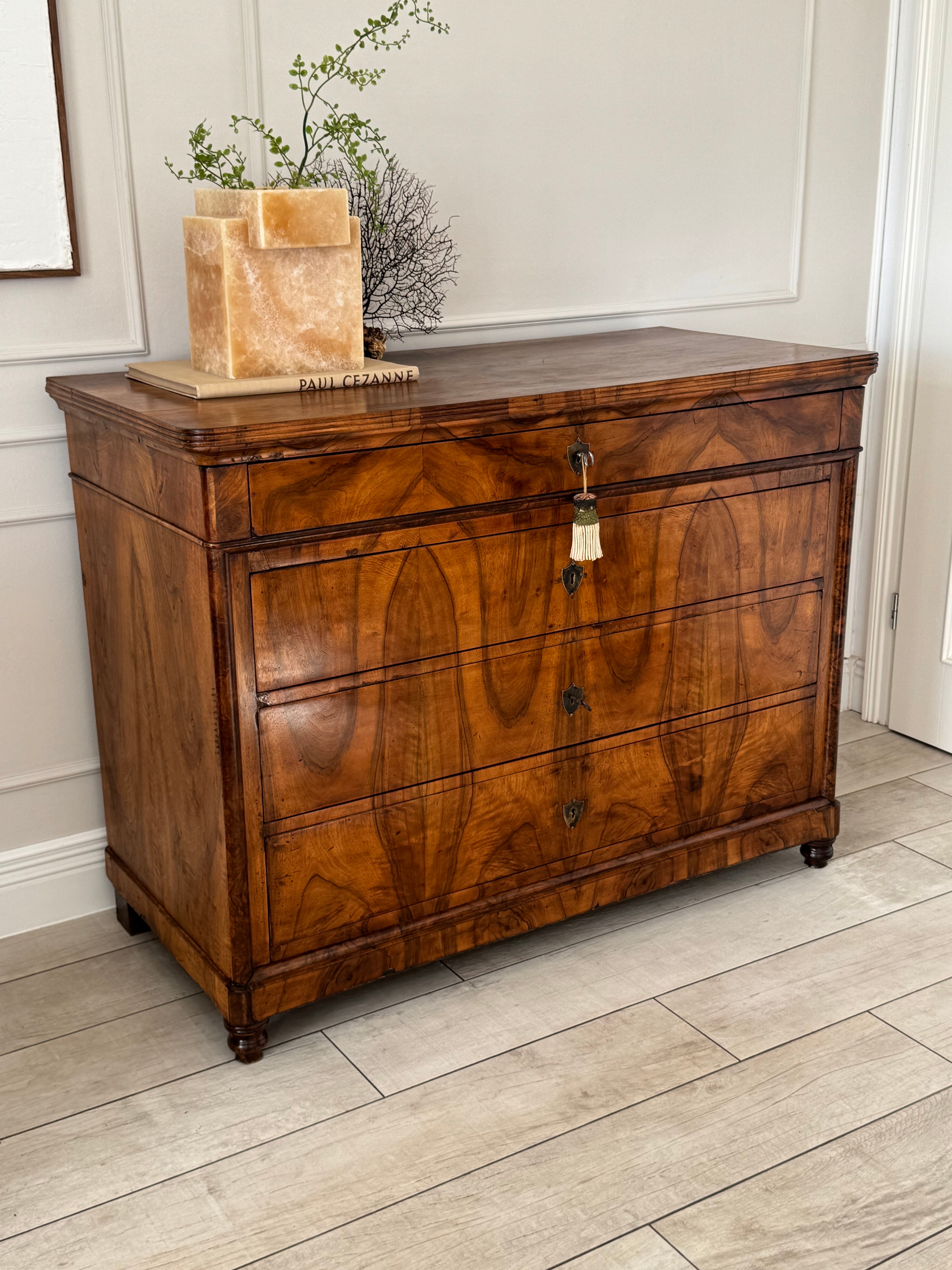 FEINE ANTIKE BIEDERMEIER KOMMODE NUSSBAUM