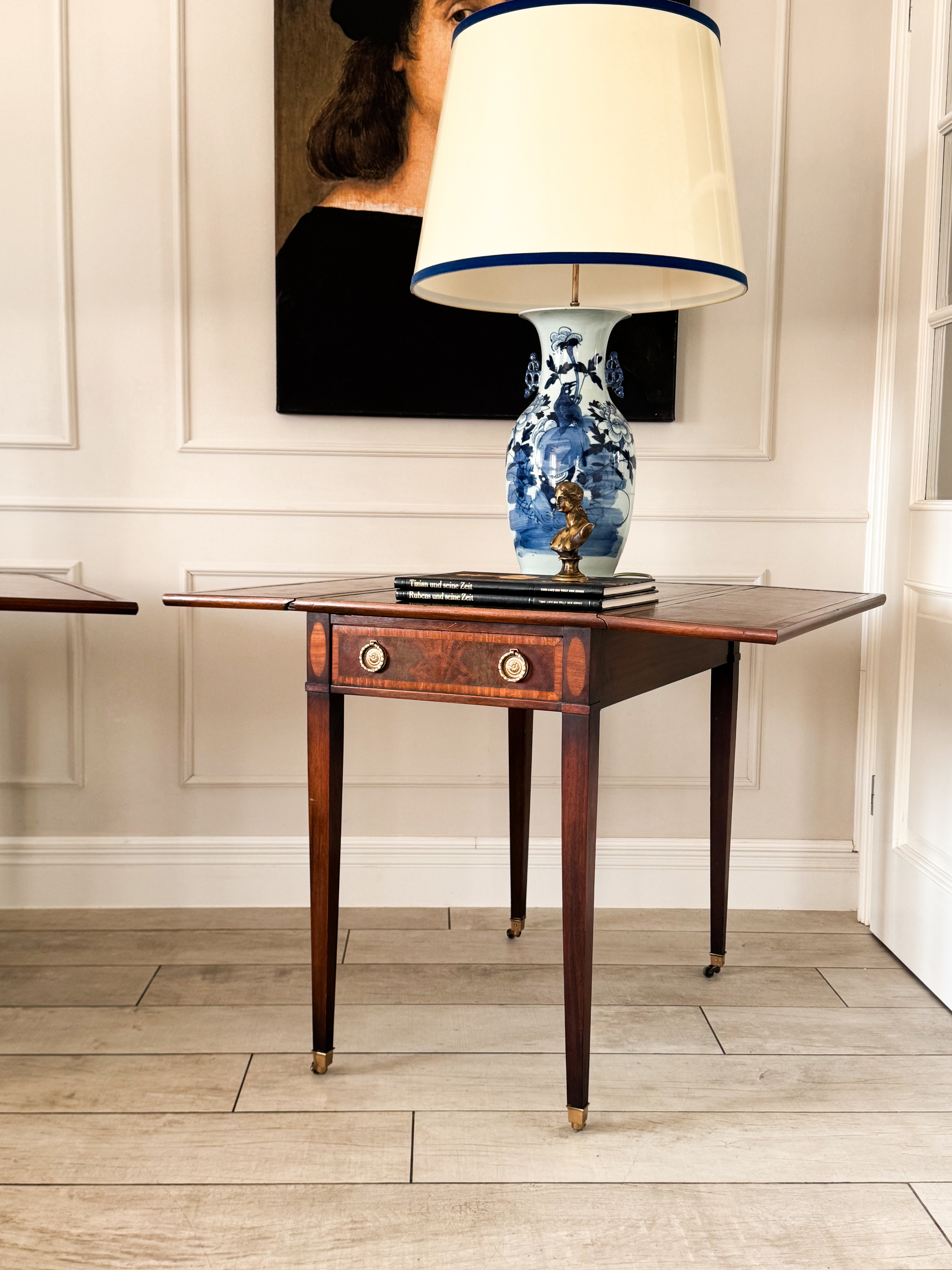 ANTIQUE ENGLISH PEMBROKE TABLE WITH FOLDING TOP
