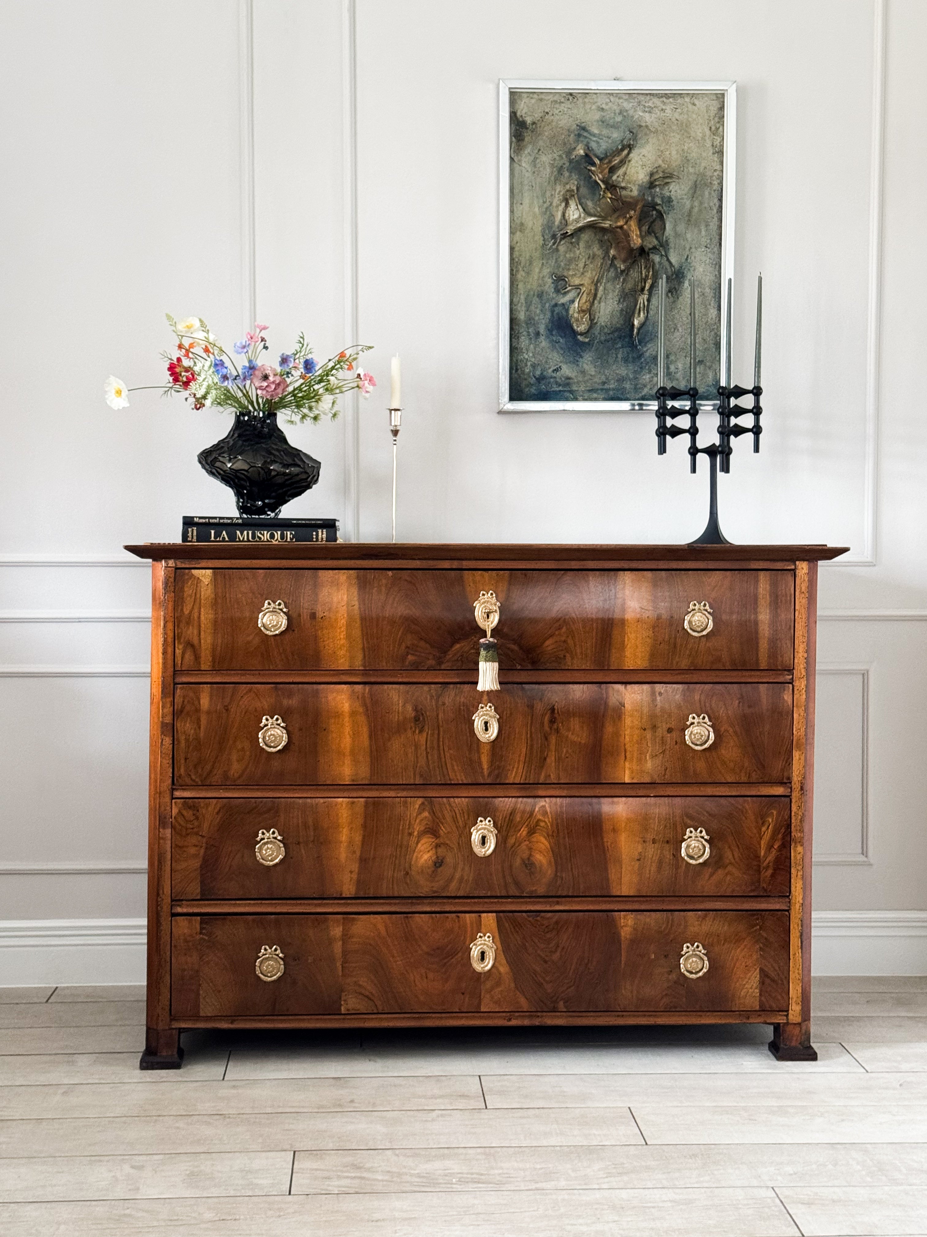 Magnificent Antique Biedermeier Chest of Drawers in Walnut