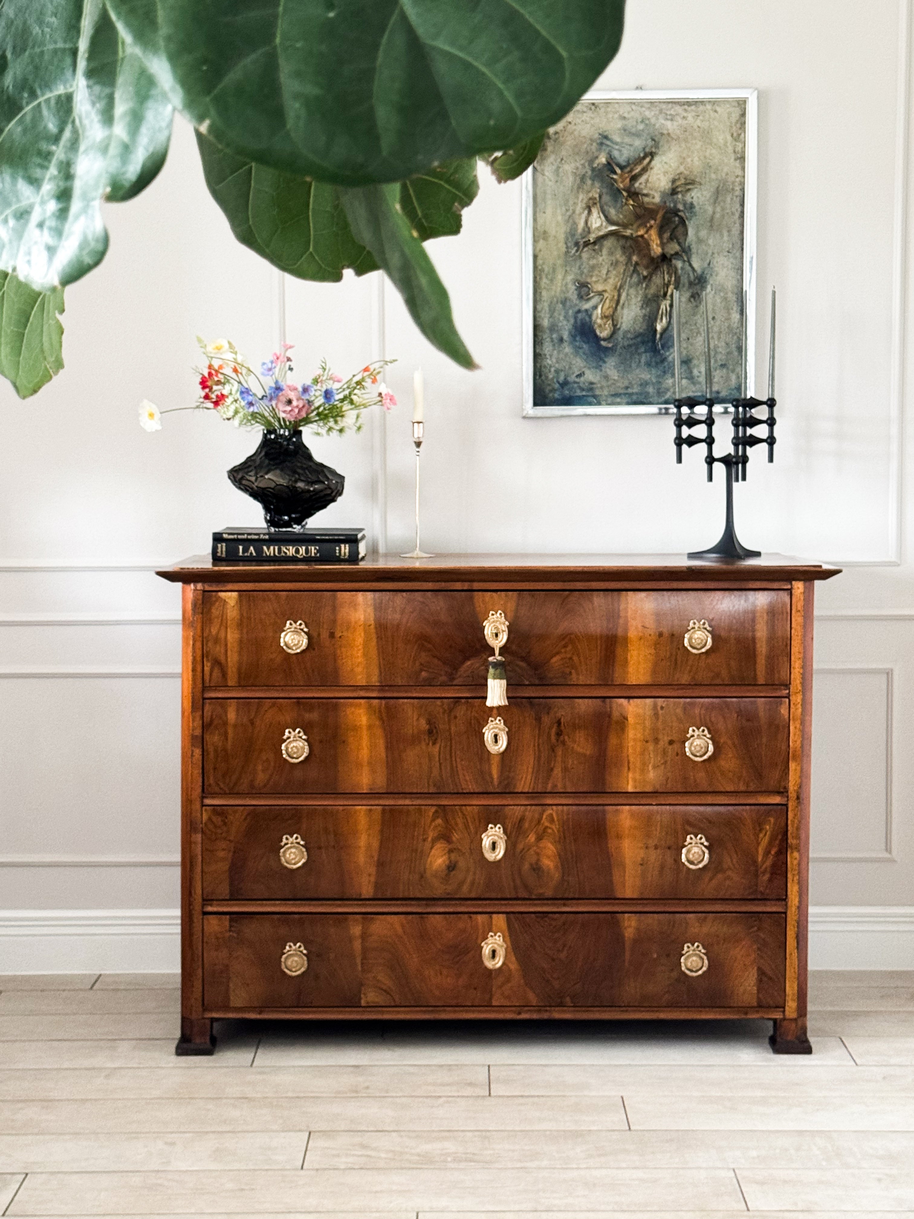 Magnificent Antique Biedermeier Chest of Drawers in Walnut