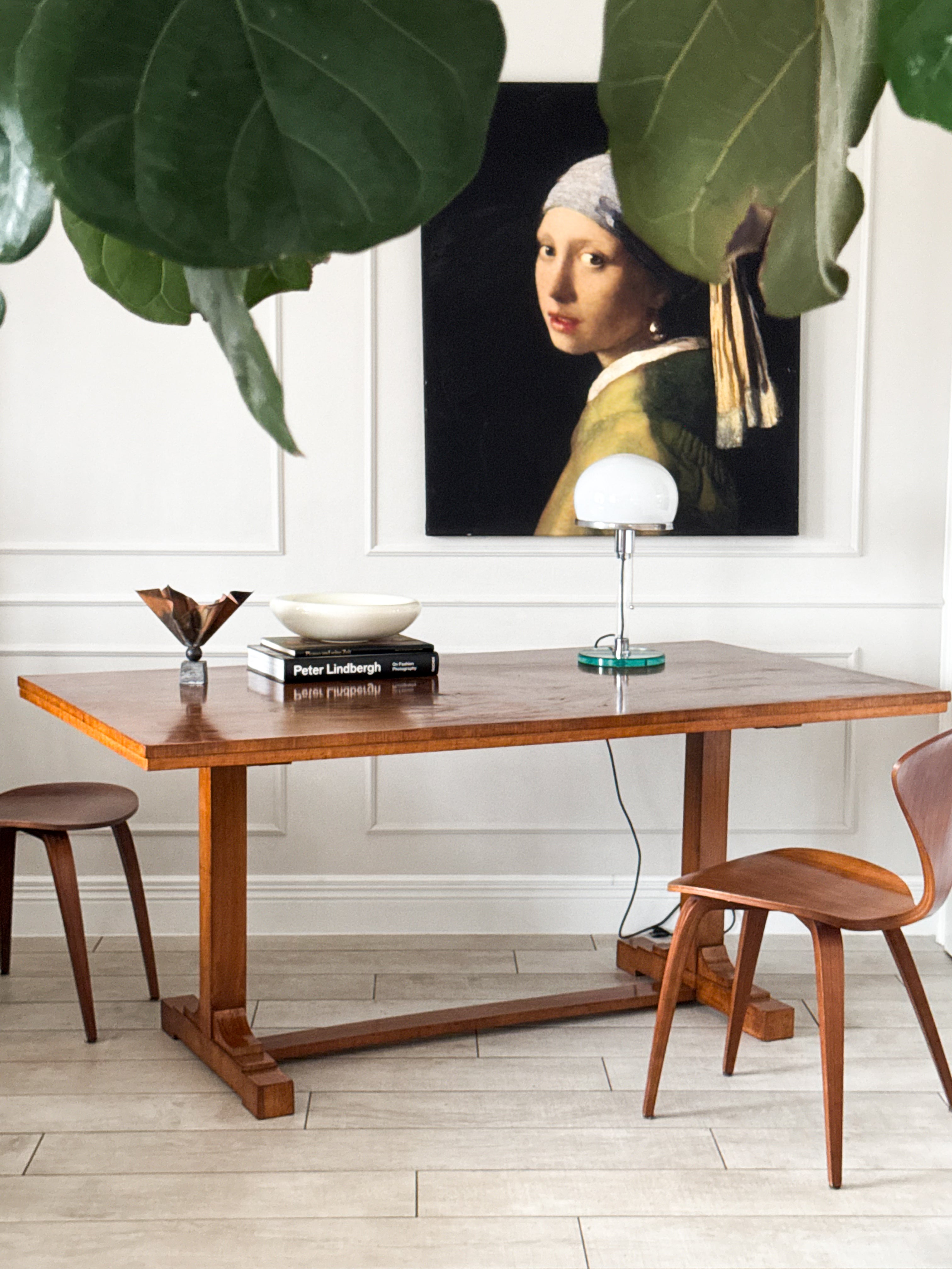 ELEGANTER ART DECO ESSTISCH AUS NUSSBAUM SCHÖNE MASERUNG