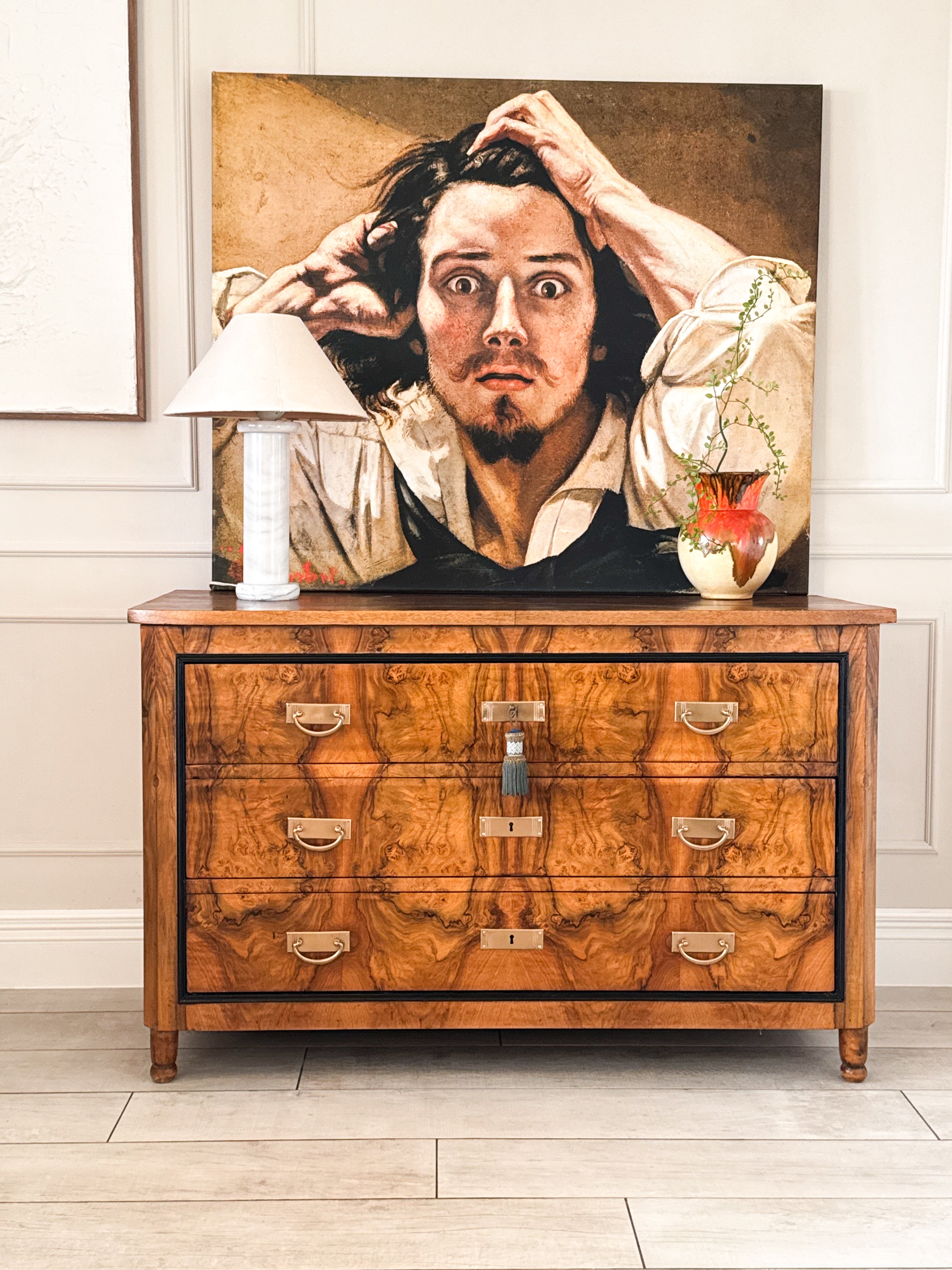 ANTIKE FRANZÖSISCHE KOMMODE AUS NUSSBAUM