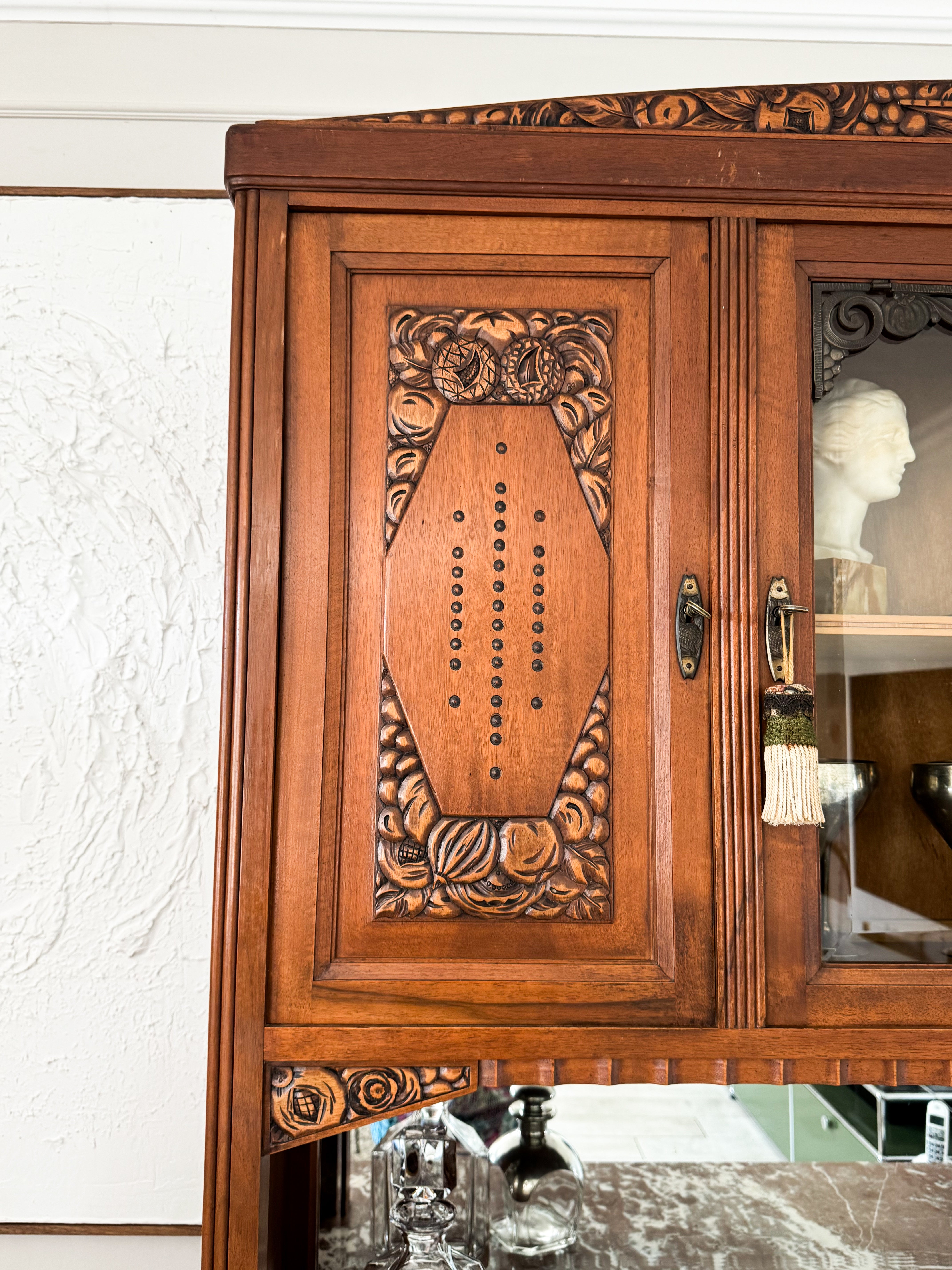 ANTIKER JUGENDSTIL BUFFETSCHRANK MIT MARMORPLATTE
