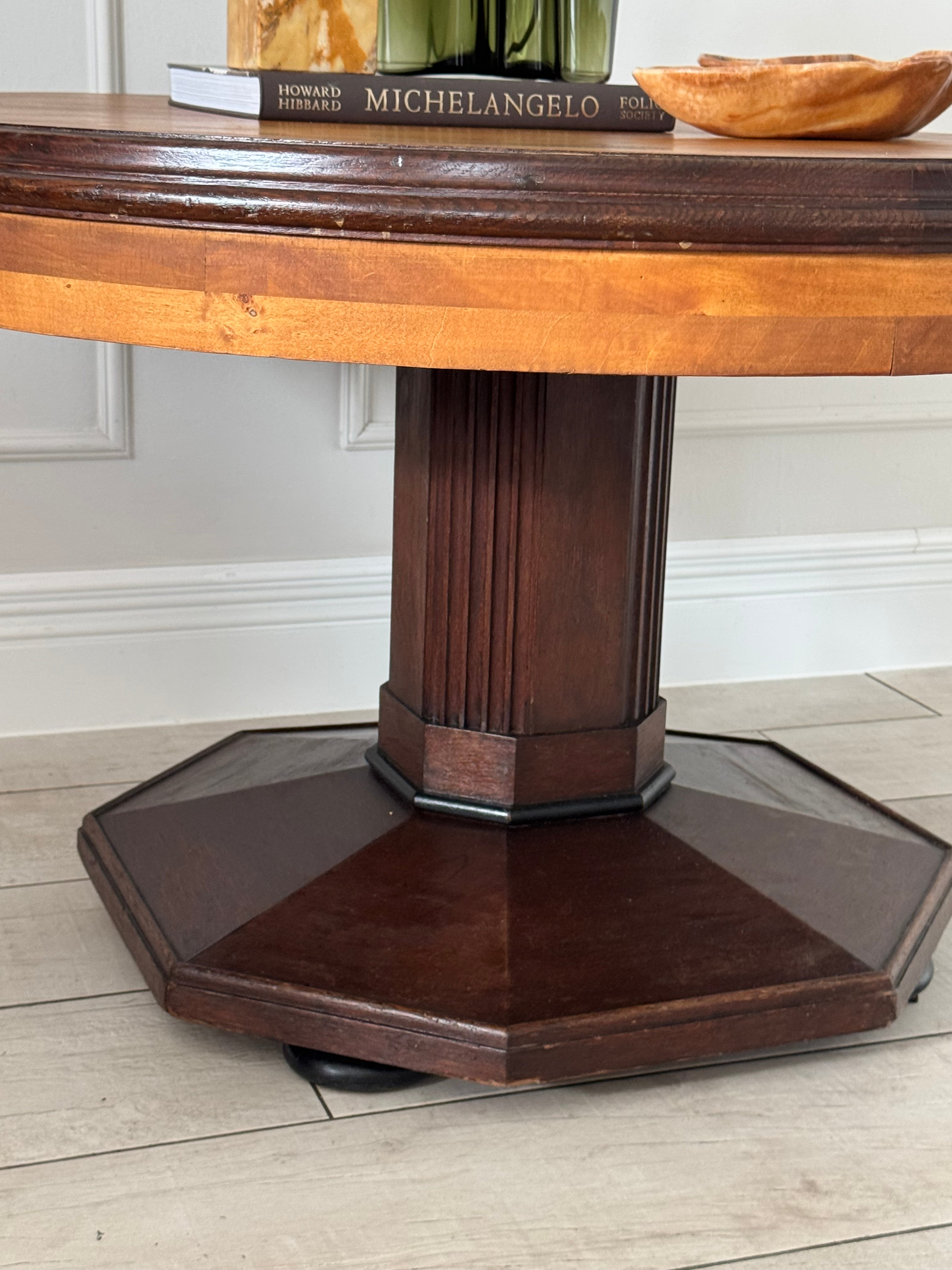 ANTIKER RUNDER ART DECO TISCH AUS FRANKREICH