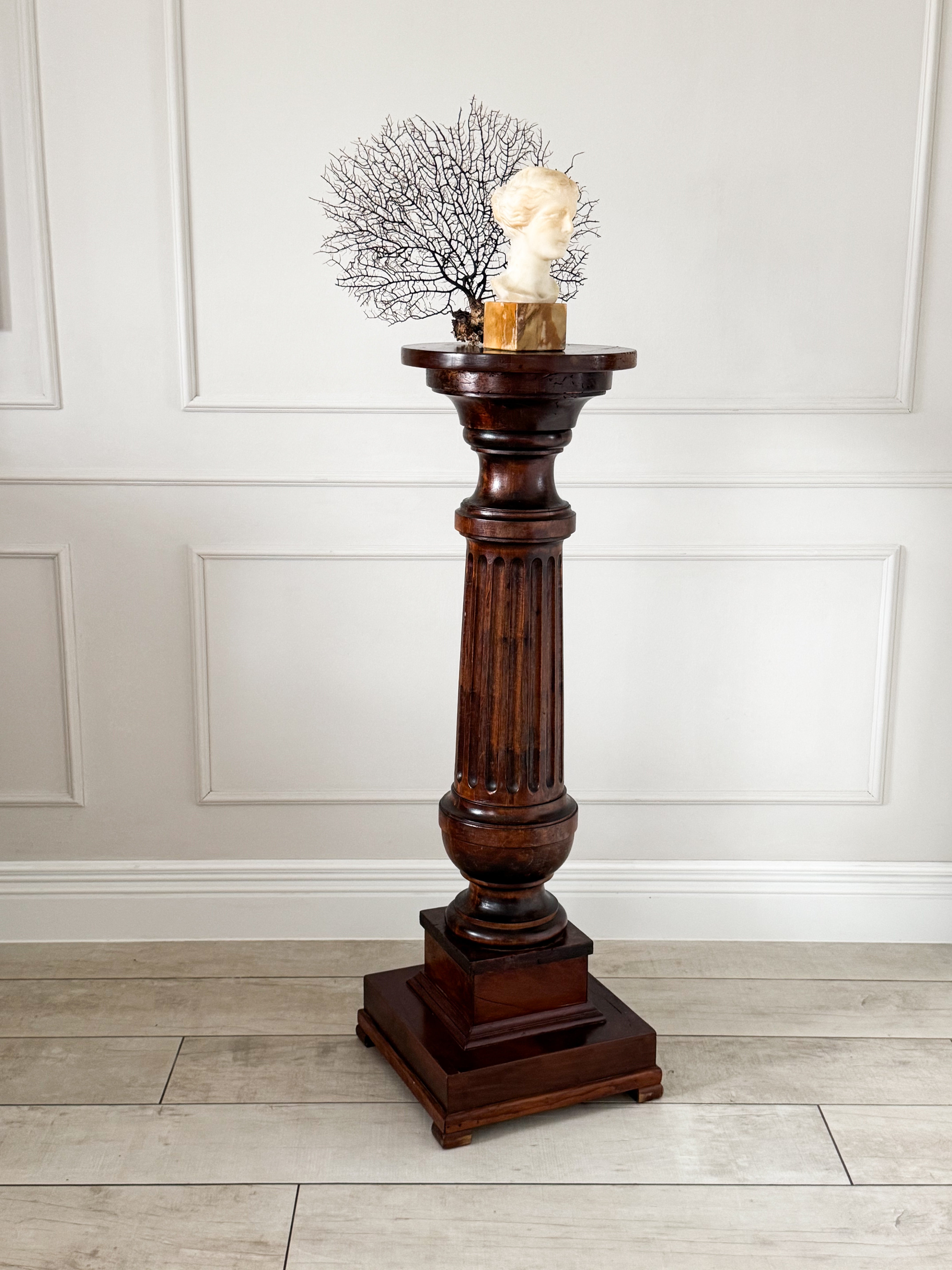 ANTIQUE COLUMN MADE OF SOLID WALNUT