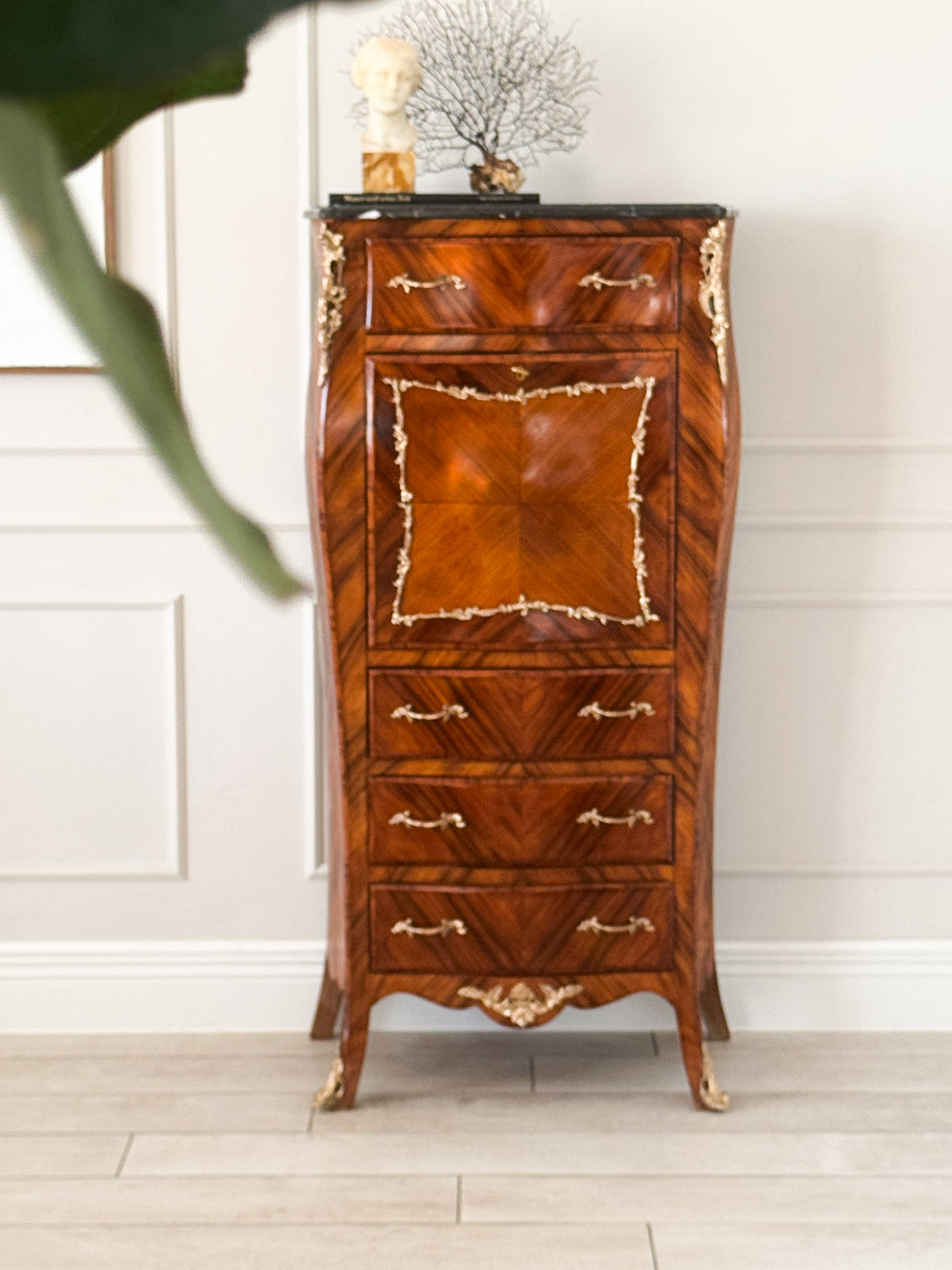 ANTIKER FRANZÖSISCHER DAMENSEKRETÄR LOUIS XV STIL MIT MARMORPLATTE