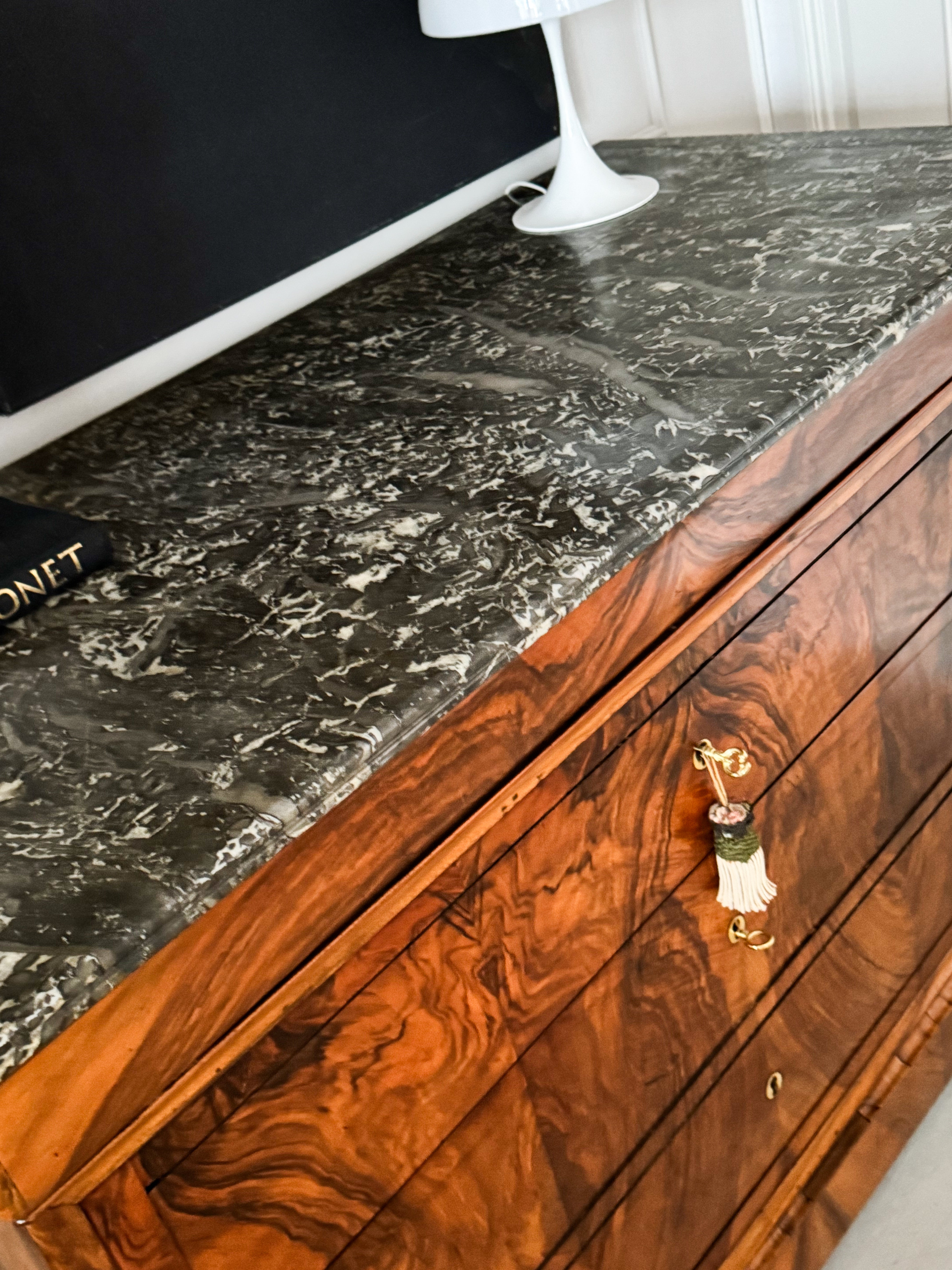 ANTIQUE FRENCH CHEST OF DRAWERS MADE OF WALNUT WITH MARBLE TOP