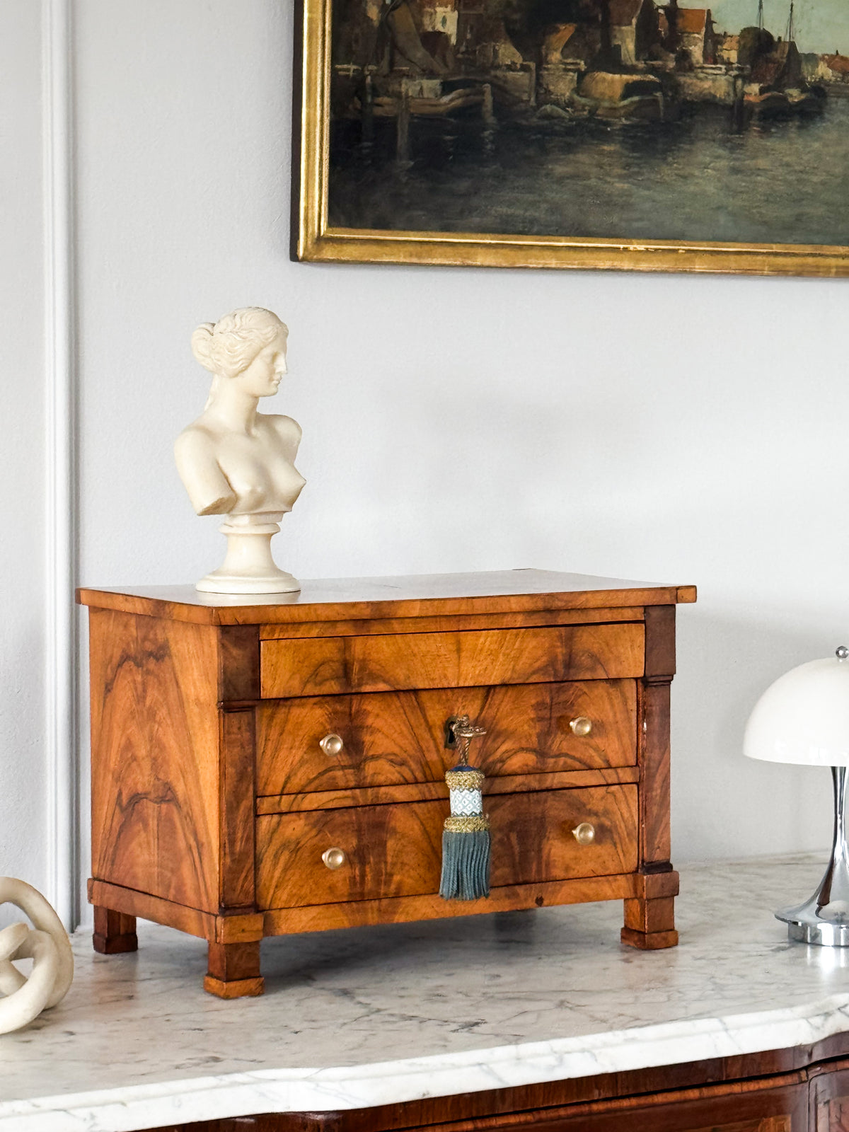 ANTIKE BIEDERMEIER MODELLKOMMODE MINIATURKOMMODE Schmuckstück