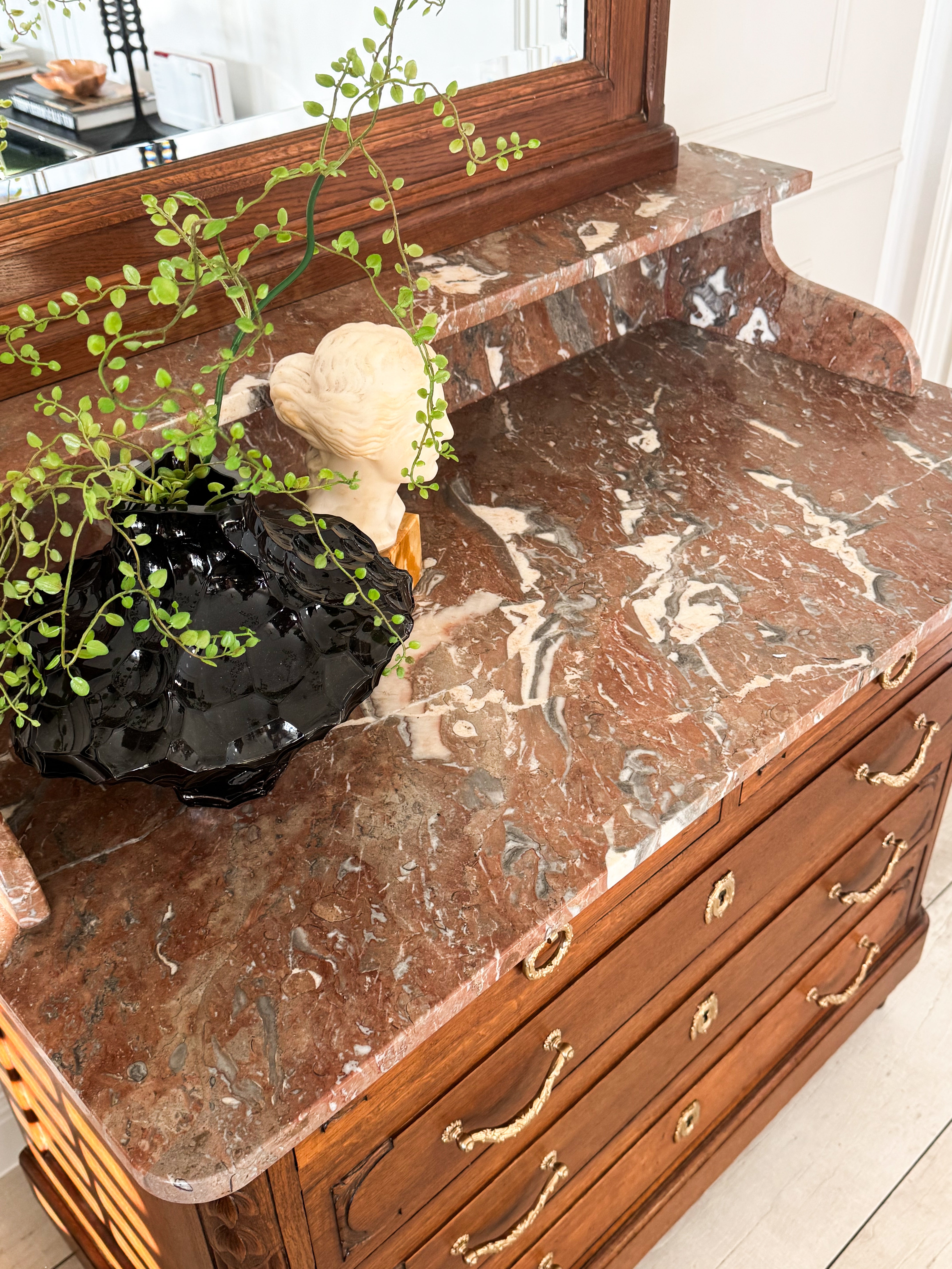 HÜBSCHE ANTIKE SPIEGELKOMMODE MIT MARMORPLATTE