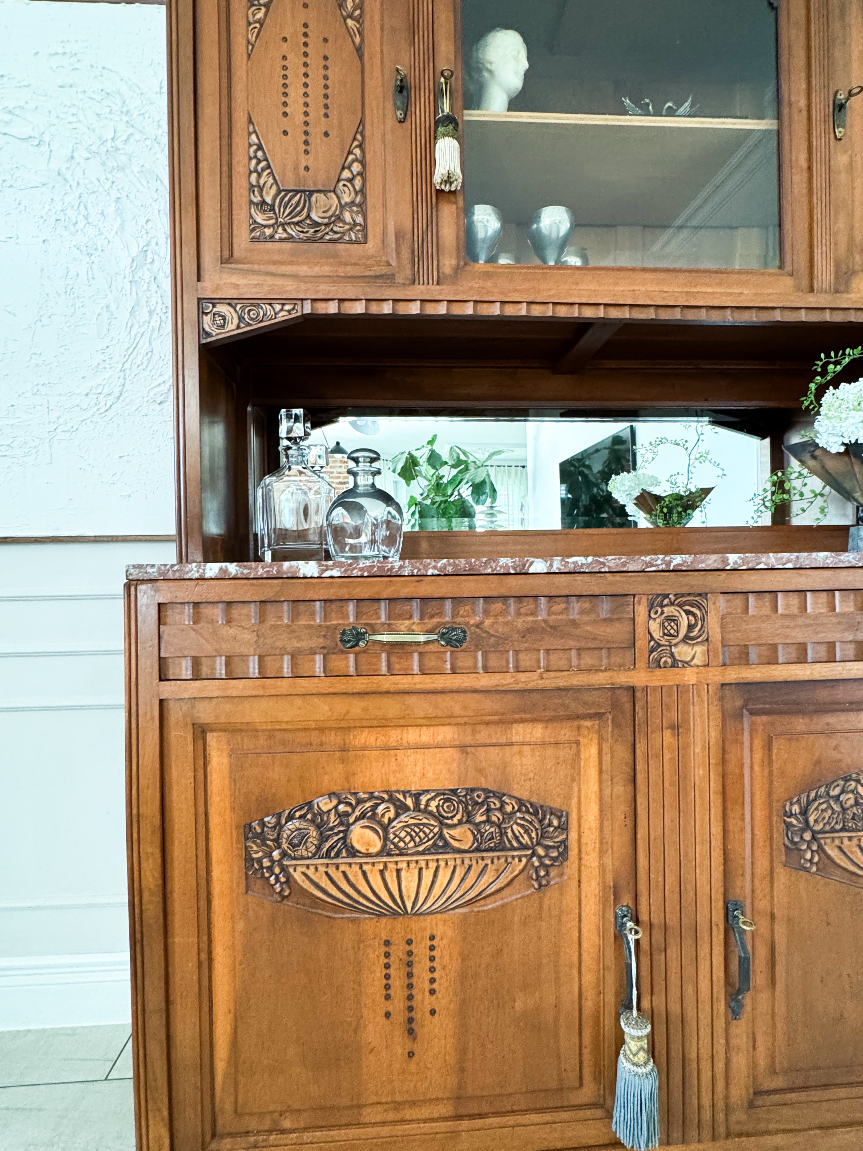 ANTIKER JUGENDSTIL BUFFETSCHRANK MIT MARMORPLATTE