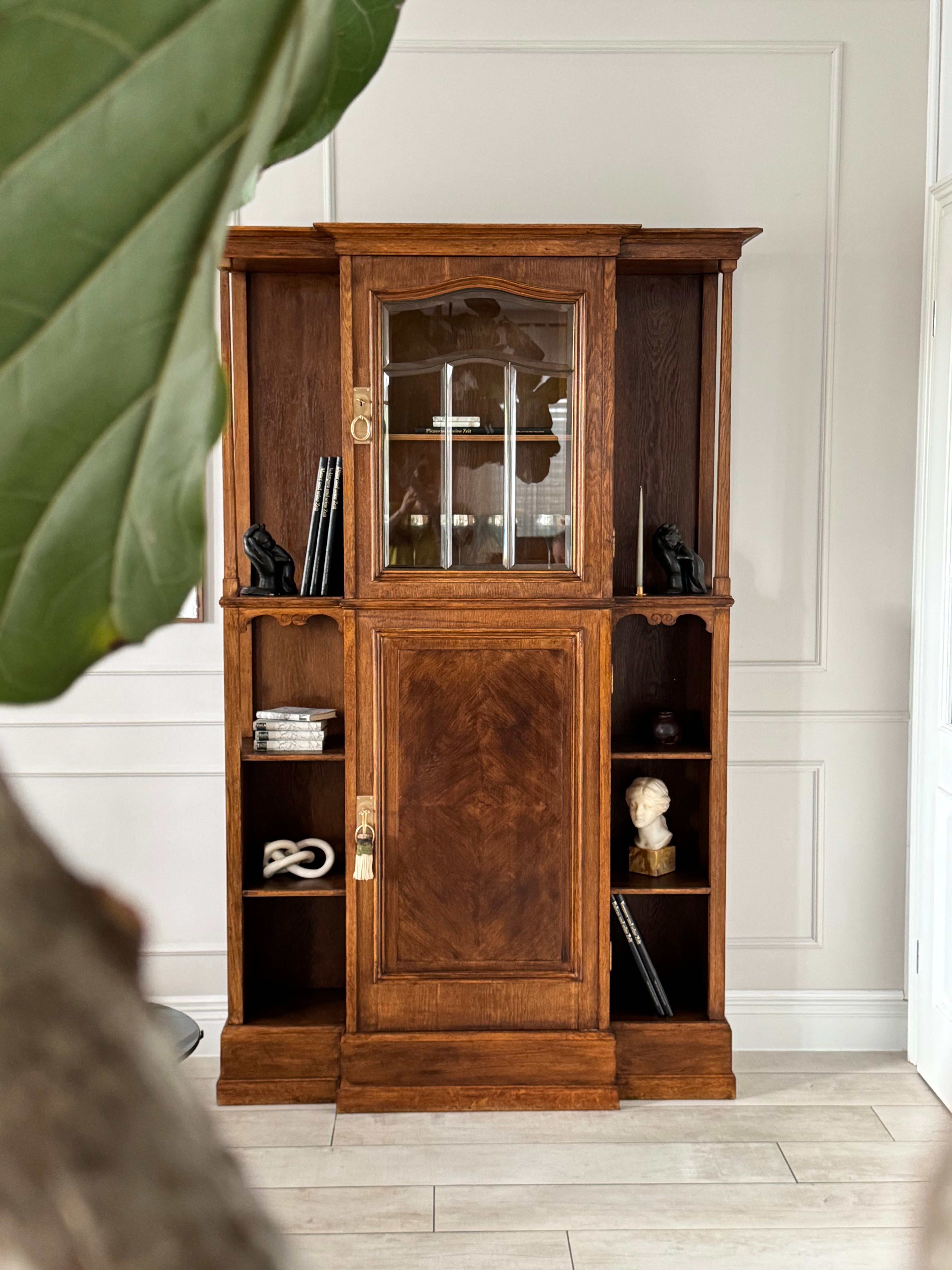 ELEGANT ANTIQUE DISPLAY CABINET ART NOUVEAU