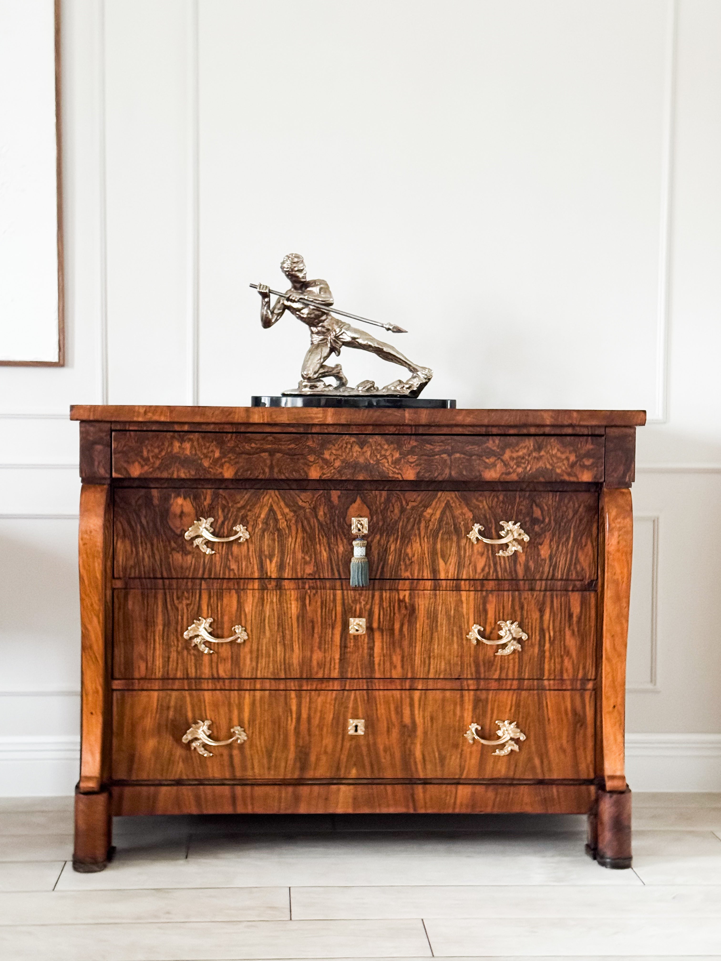 ANTIKE FRANZÖSISCHE EMPIRE KOMMODE NUSSBAUM WUNDERSCHÖNE MASERUNG