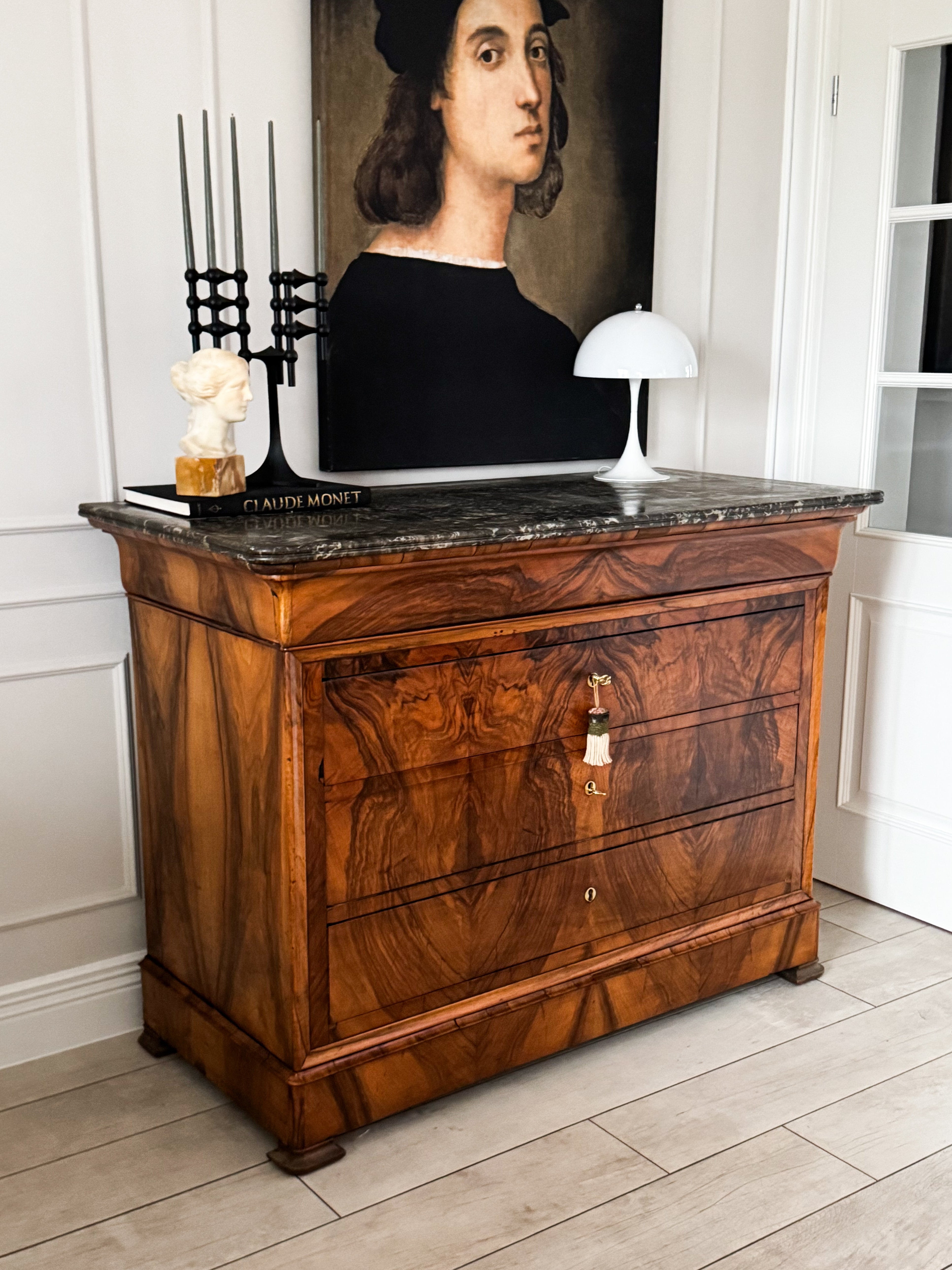 ANTIQUE FRENCH CHEST OF DRAWERS MADE OF WALNUT WITH MARBLE TOP