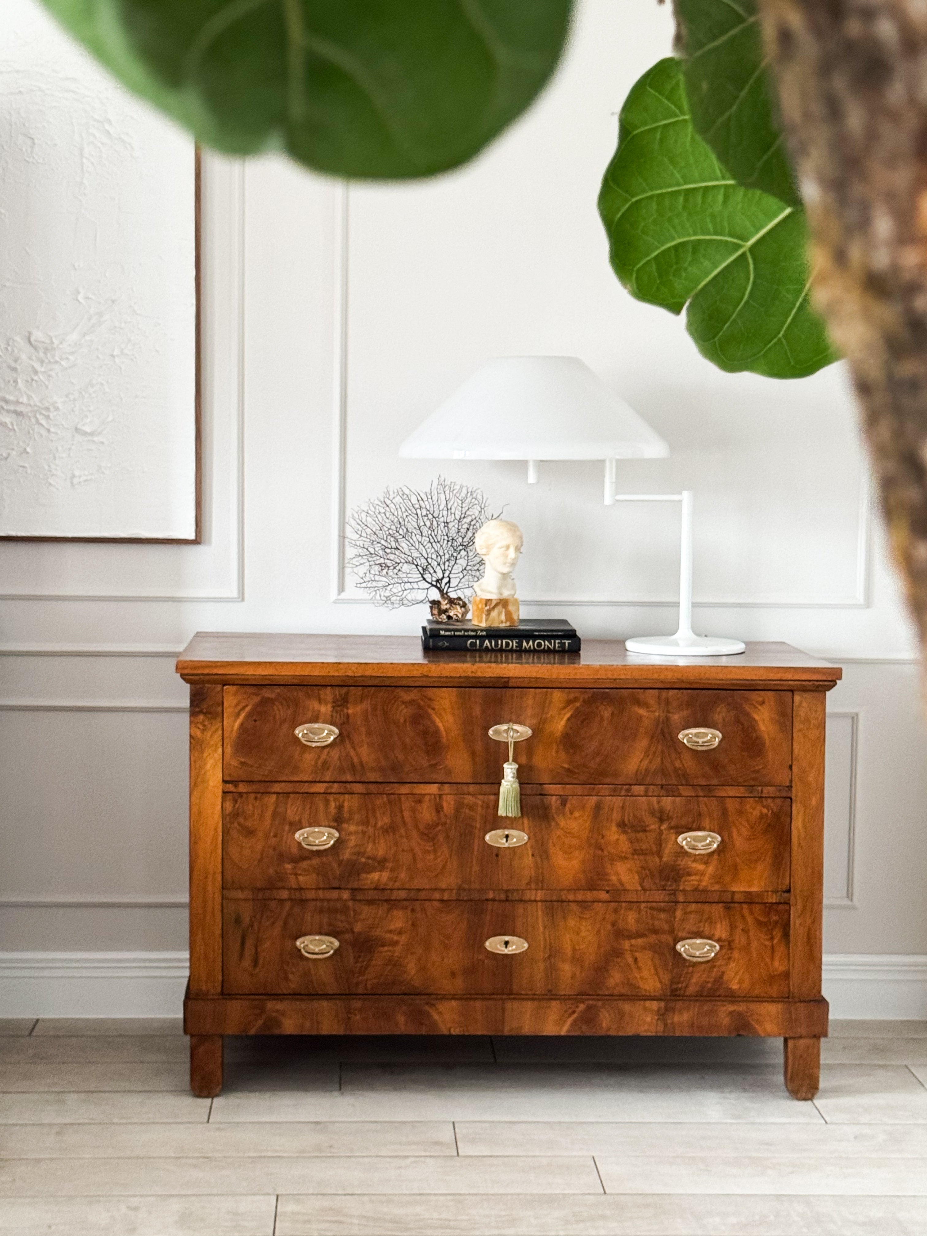 ANTIQUE EARLY BIEDERMEIER CHEST OF DRAWERS MADE OF WALNUT