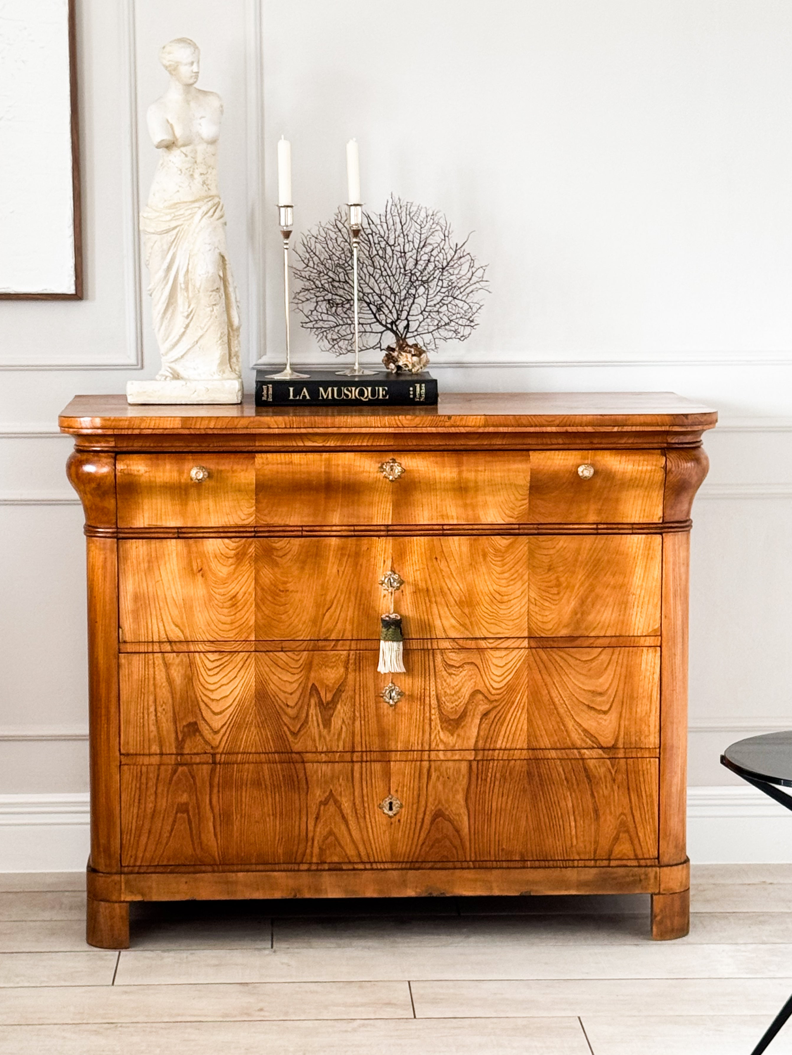 FINE ANTIQUE BIEDERMEIER CHEST OF DRAWERS