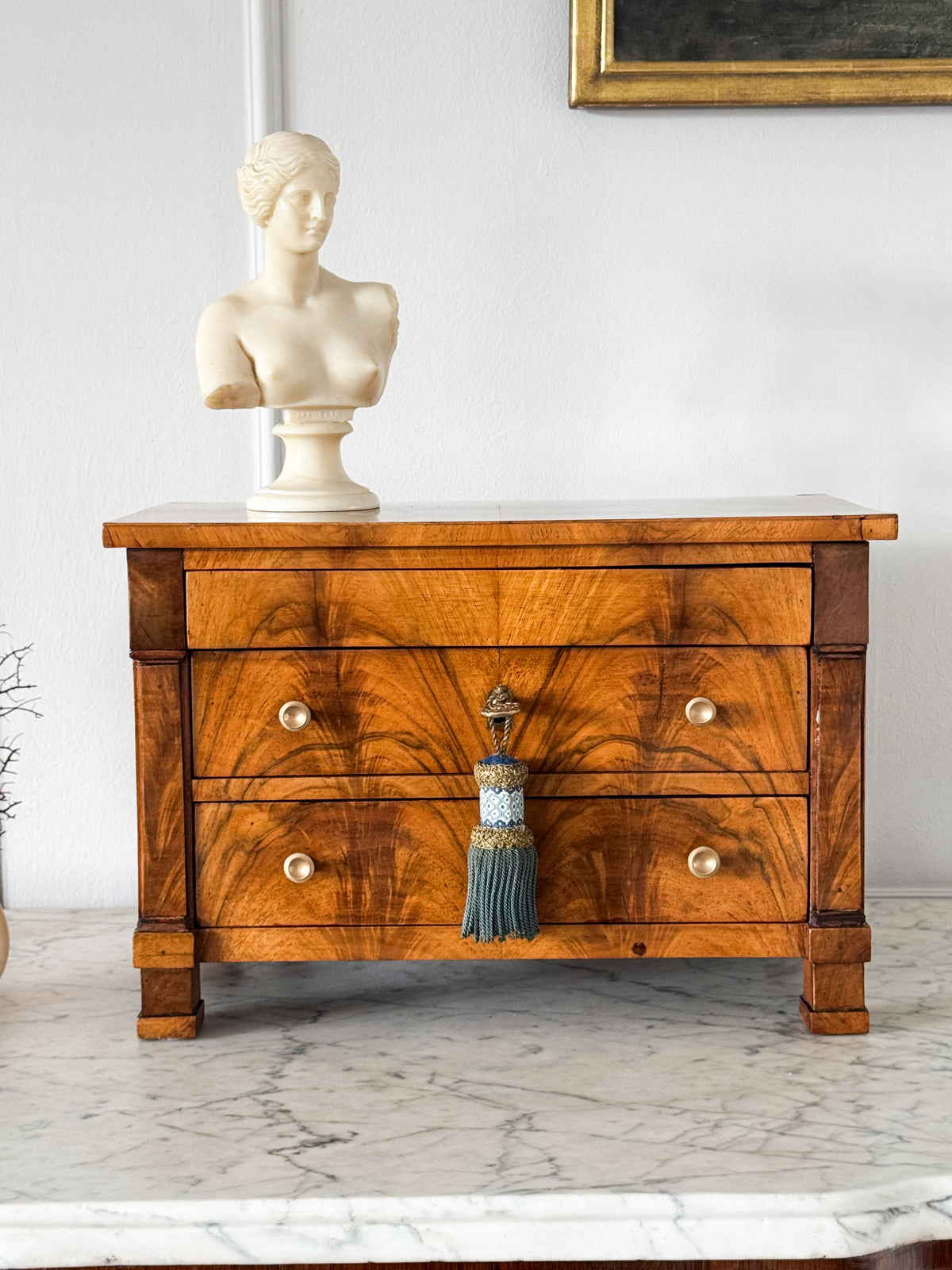 ANTIKE BIEDERMEIER MODELLKOMMODE MINIATURKOMMODE Schmuckstück