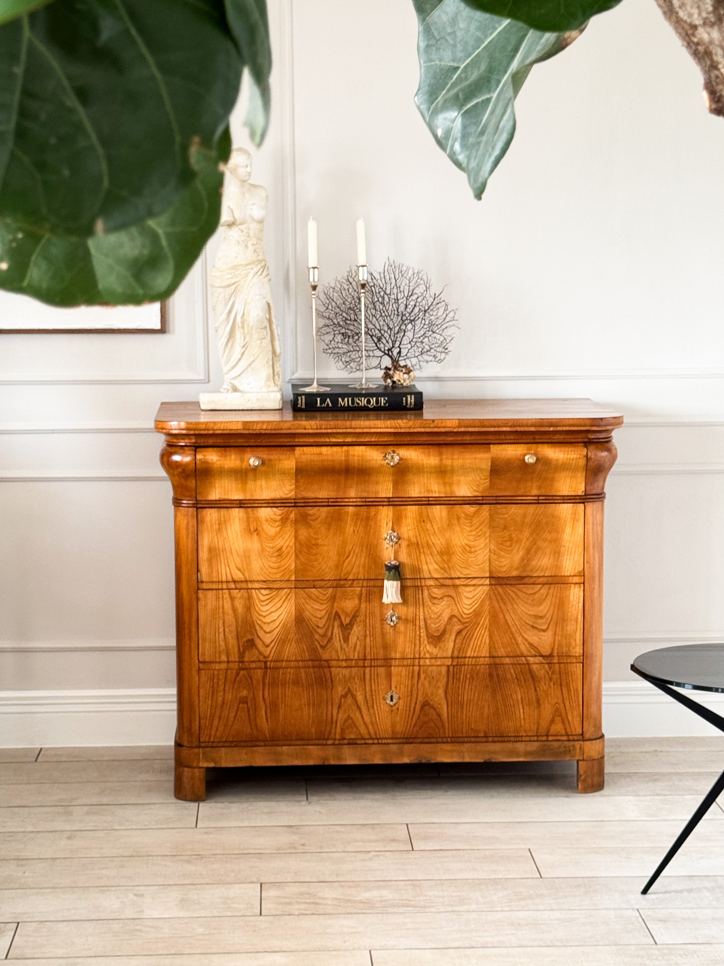 FINE ANTIQUE BIEDERMEIER CHEST OF DRAWERS