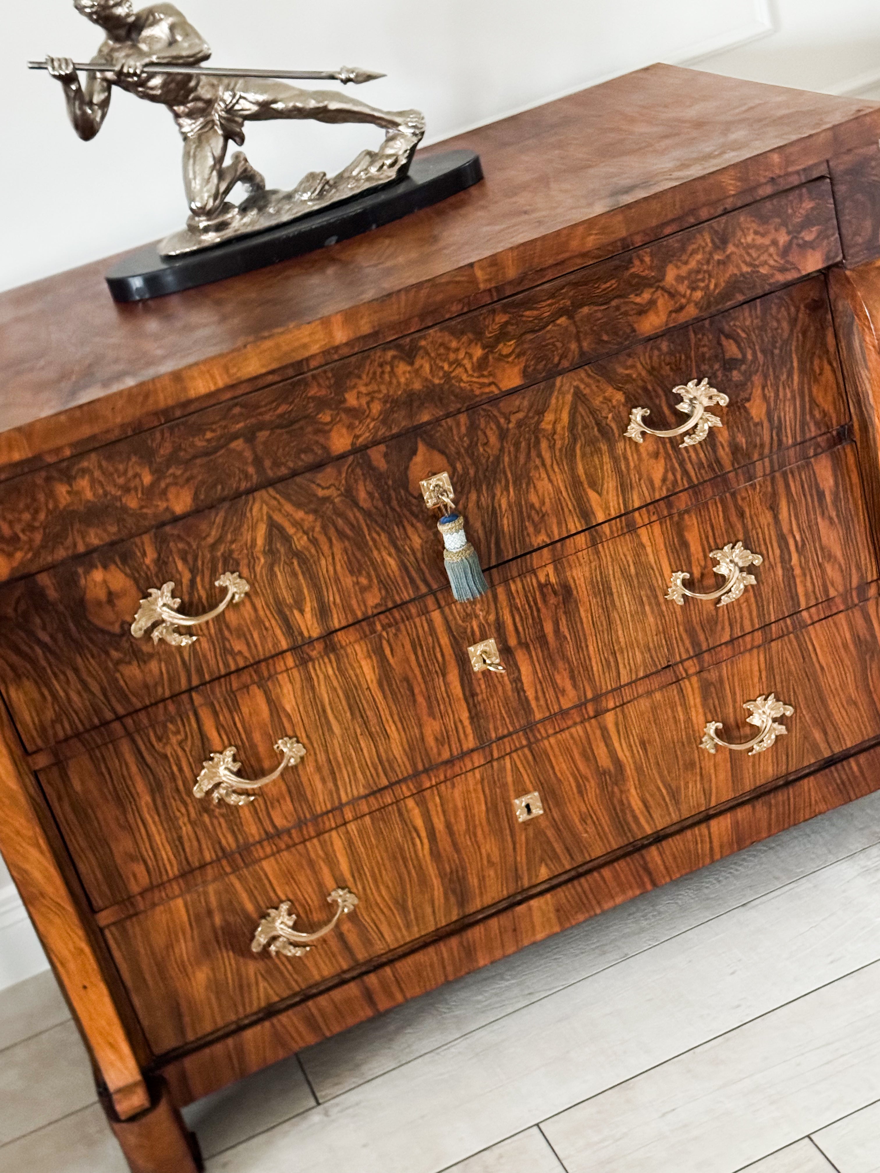 ANTIKE FRANZÖSISCHE EMPIRE KOMMODE NUSSBAUM WUNDERSCHÖNE MASERUNG