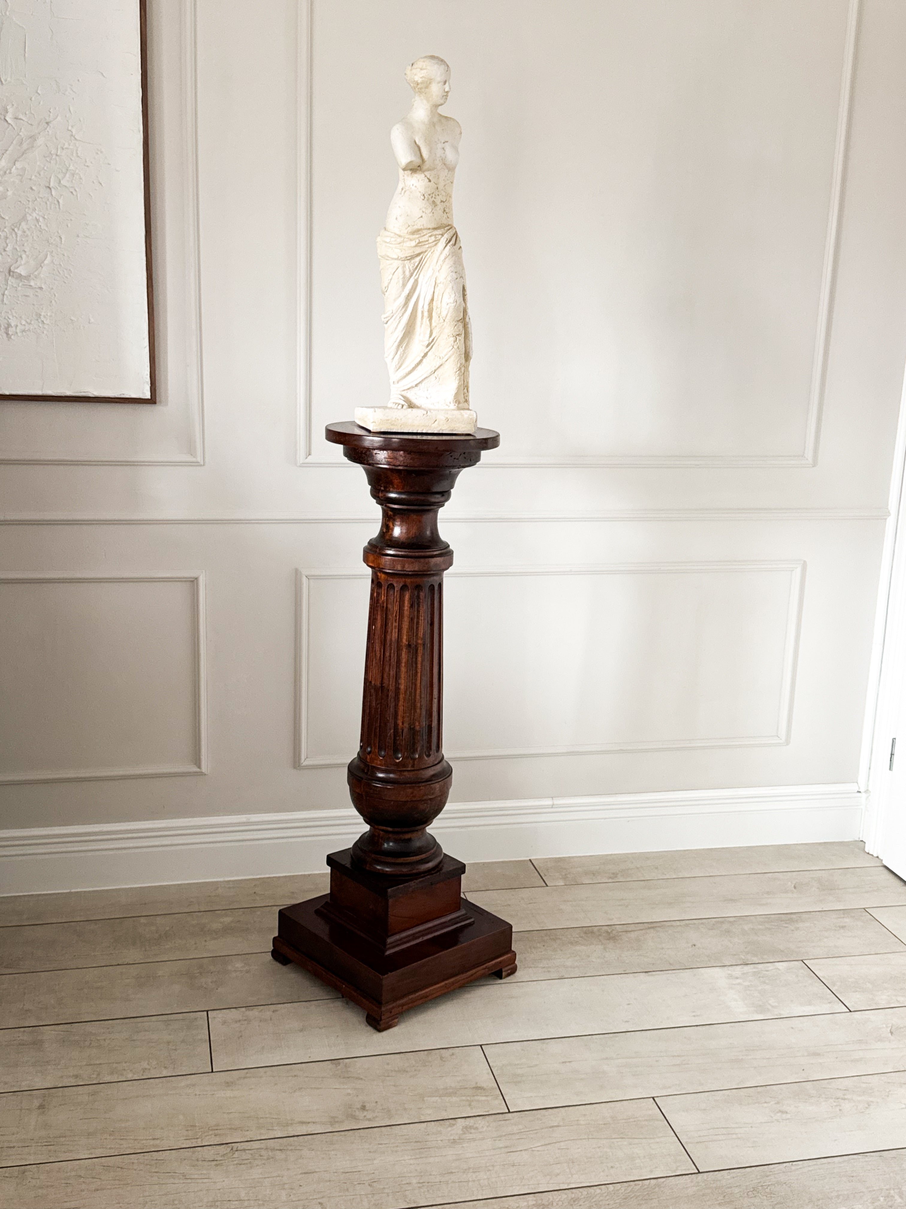 ANTIQUE COLUMN MADE OF SOLID WALNUT