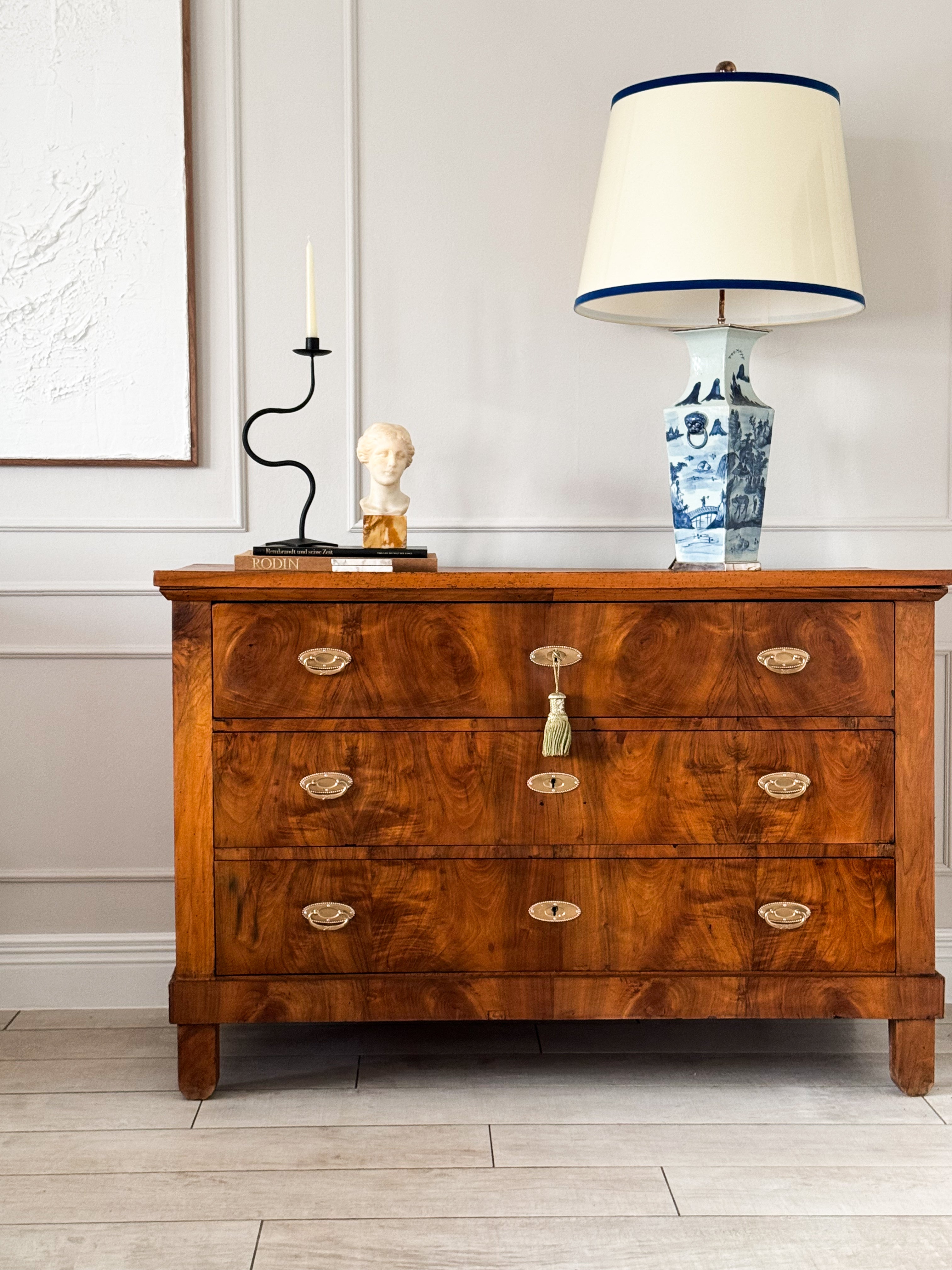 ANTIKE FRÜH BIEDERMEIER KOMMODE AUS NUSSBAUM