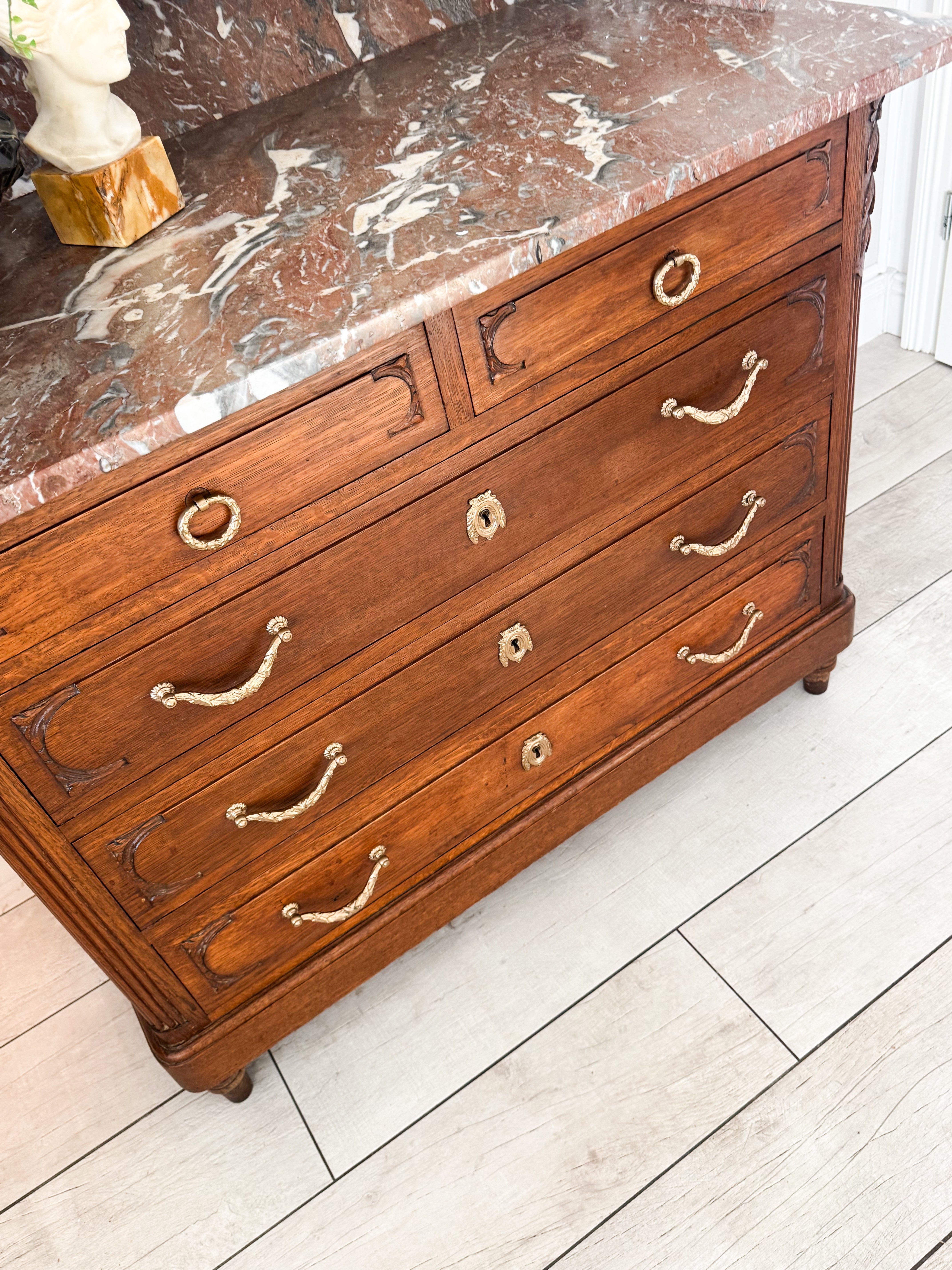 HÜBSCHE ANTIKE SPIEGELKOMMODE MIT MARMORPLATTE