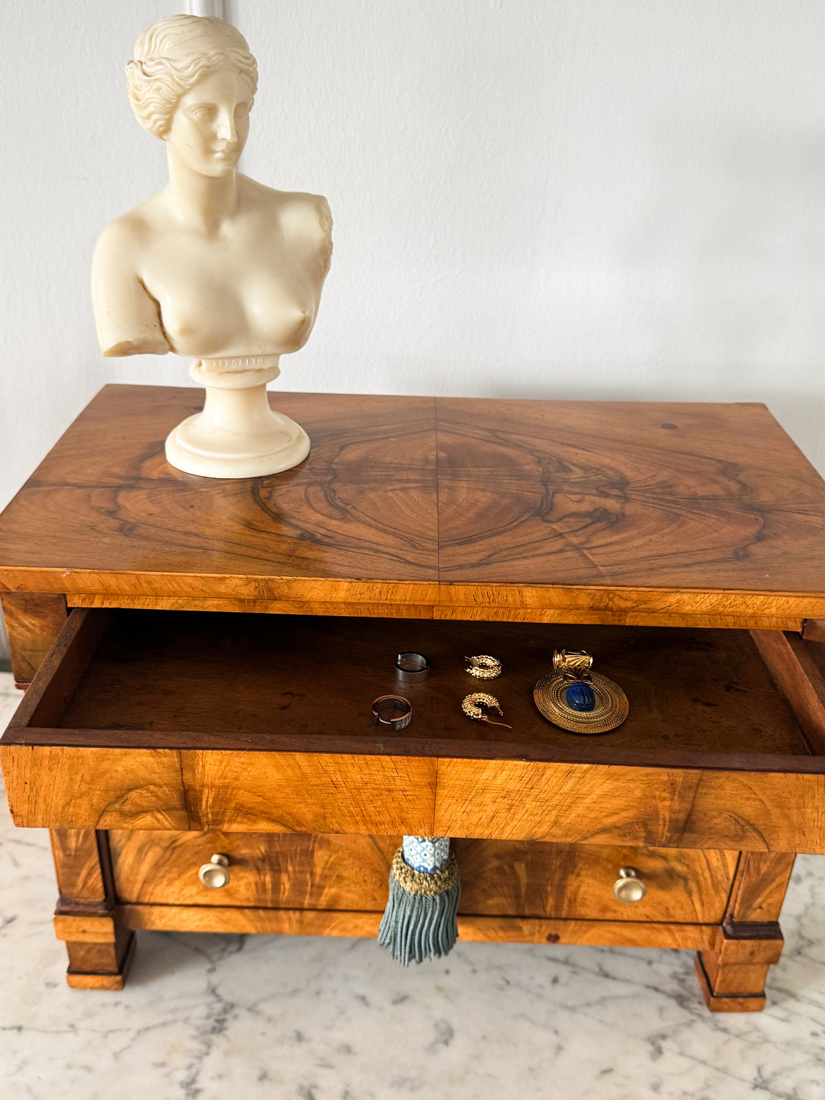ANTIKE BIEDERMEIER MODELLKOMMODE MINIATURKOMMODE Schmuckstück
