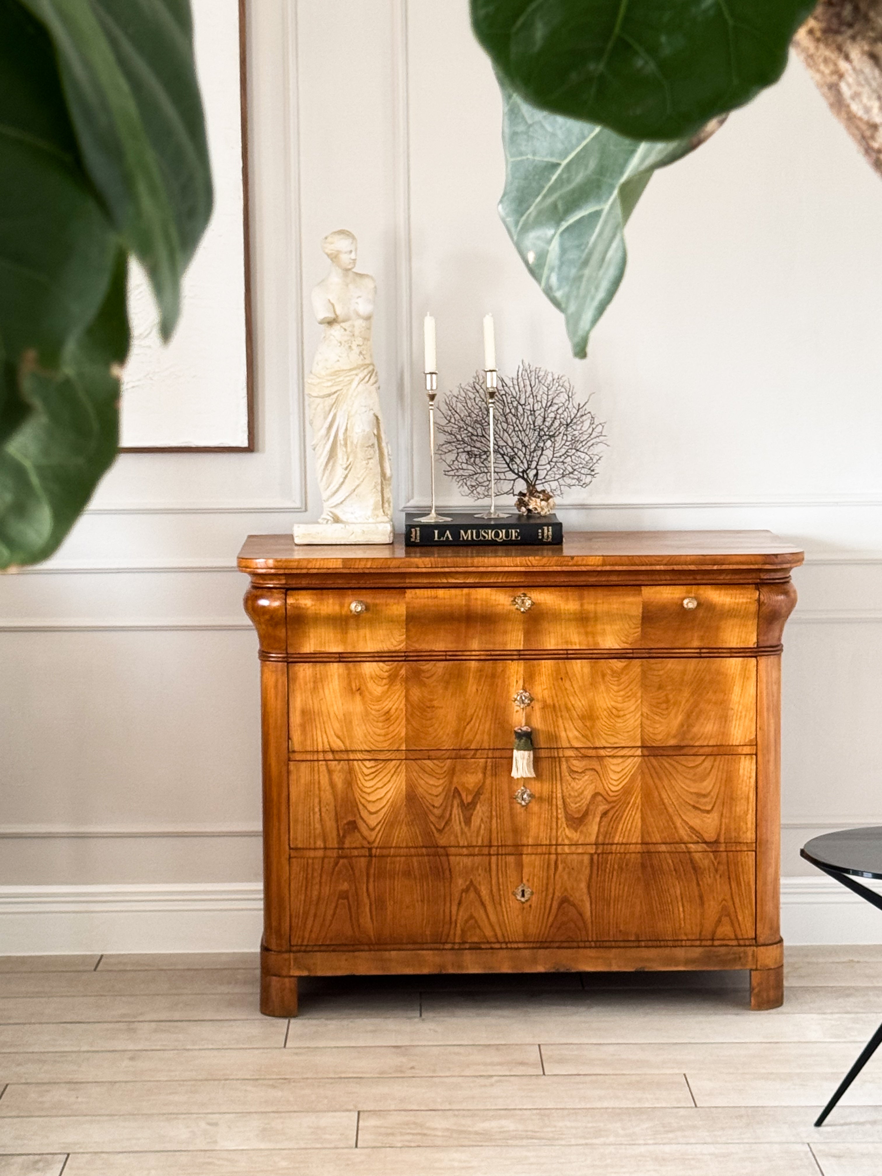 FINE ANTIQUE BIEDERMEIER CHEST OF DRAWERS