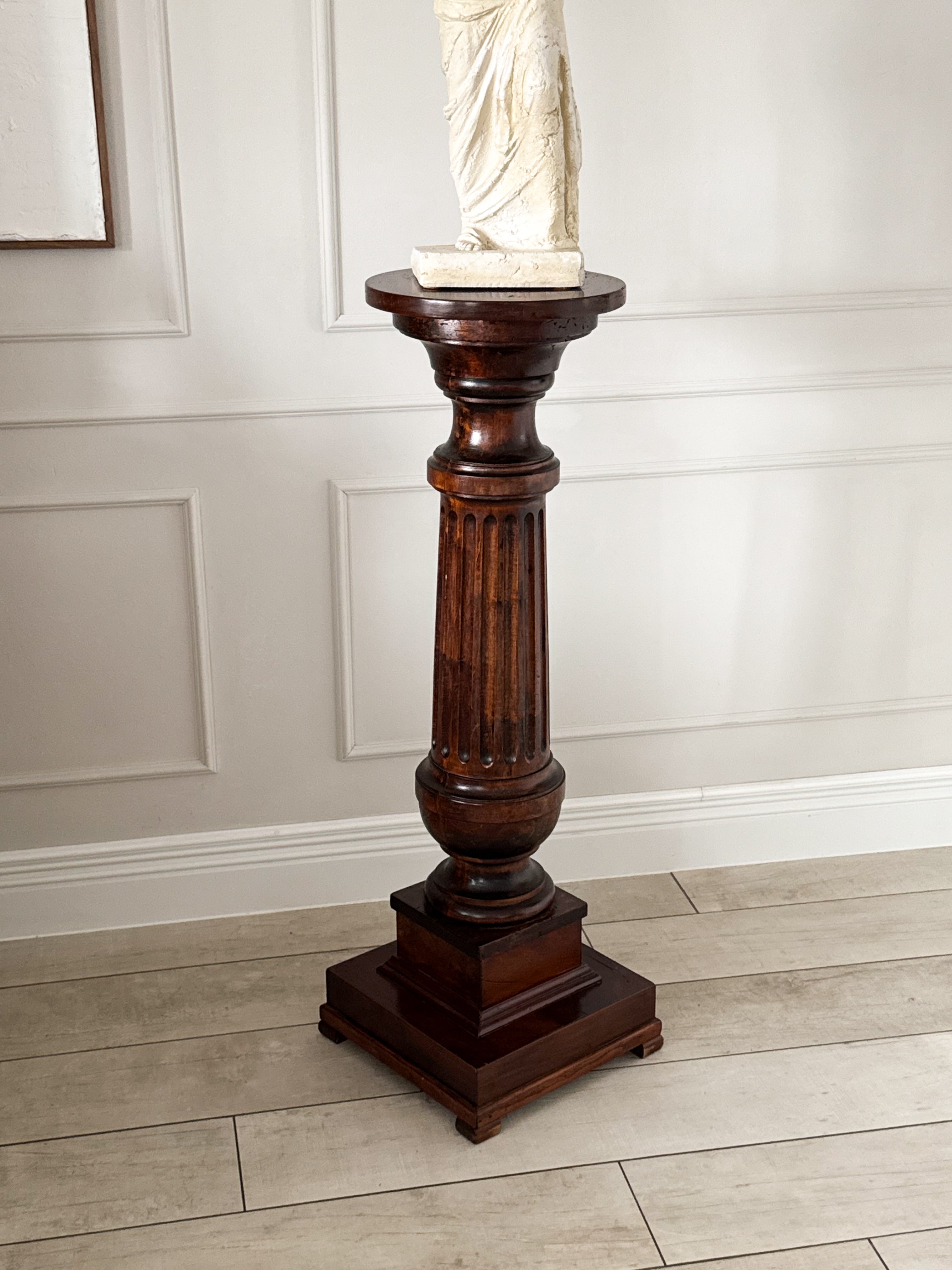 ANTIQUE COLUMN MADE OF SOLID WALNUT