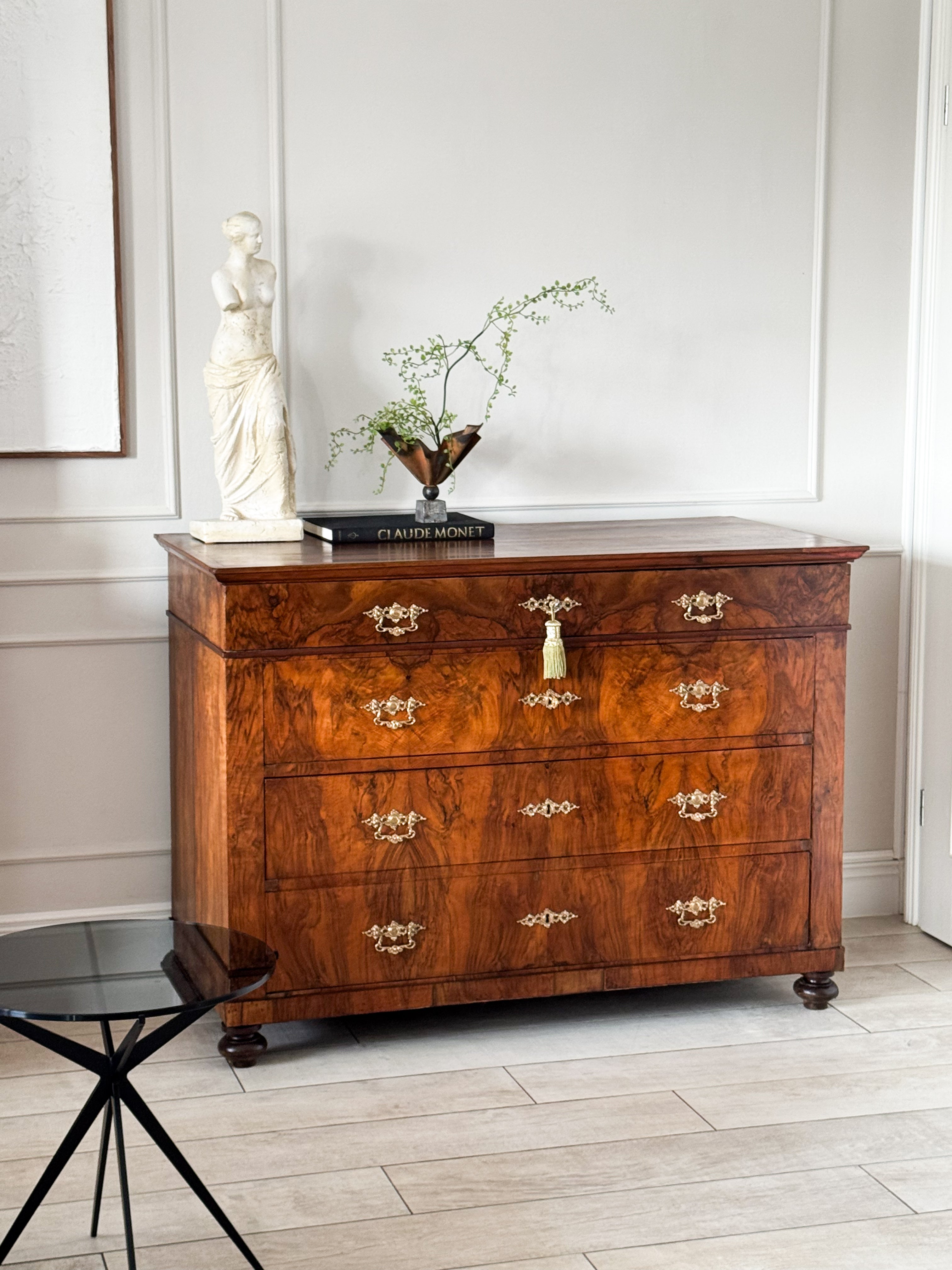 ANTIQUE BIEDERMEIER CHEST OF DRAWERS MADE OF WALNUT BEAUTIFUL GRAIN