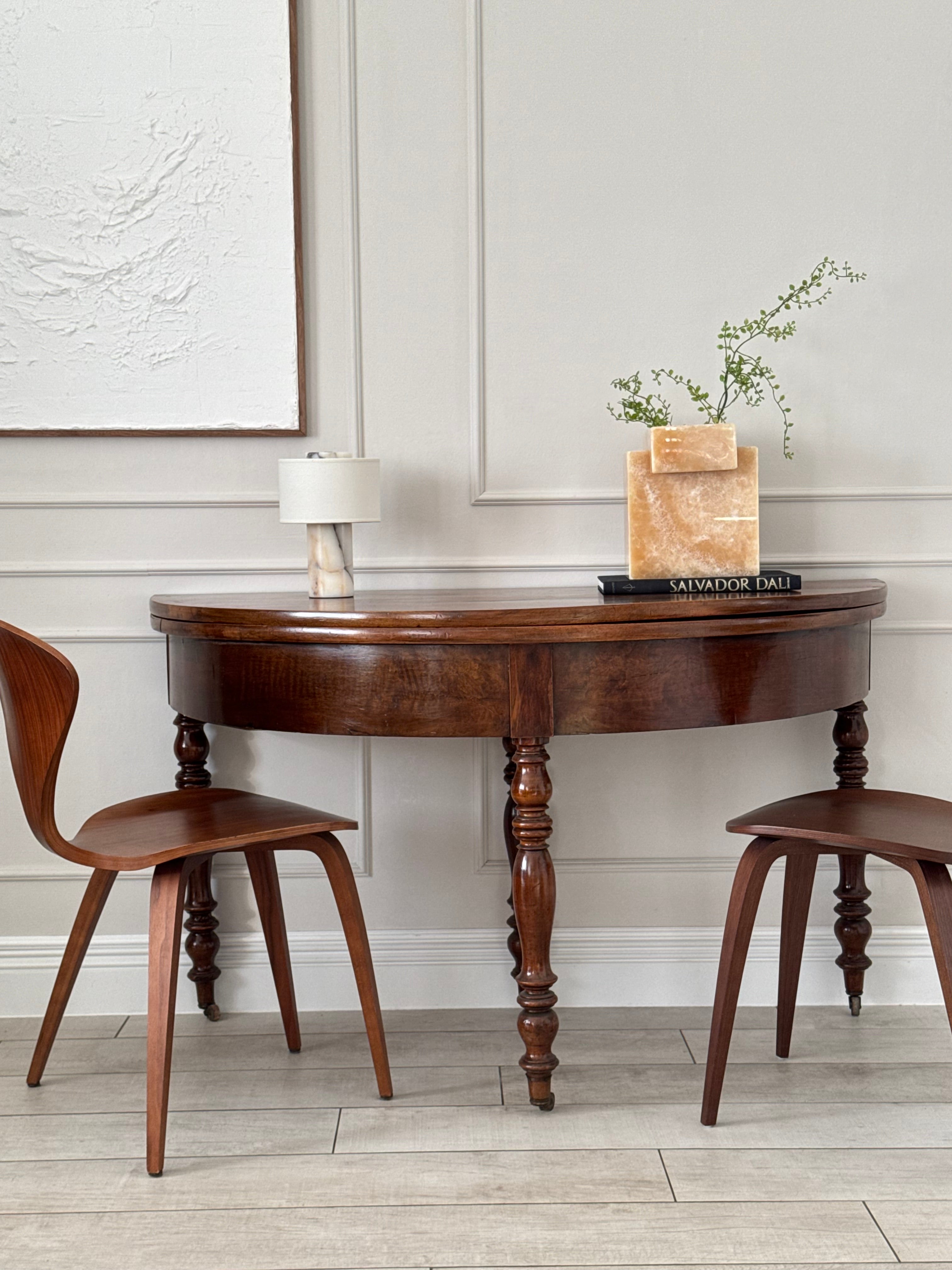 ANTIKER DEMI LUNE TISCH NUSSBAUM BIEDERMEIERZEIT